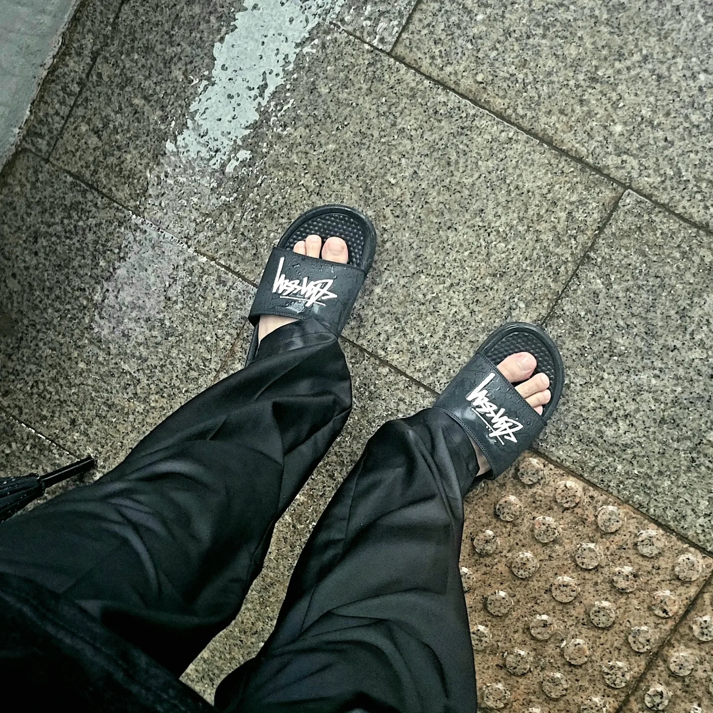 Nike x Stussy Benassi Slide Off Noir 착용 스타일