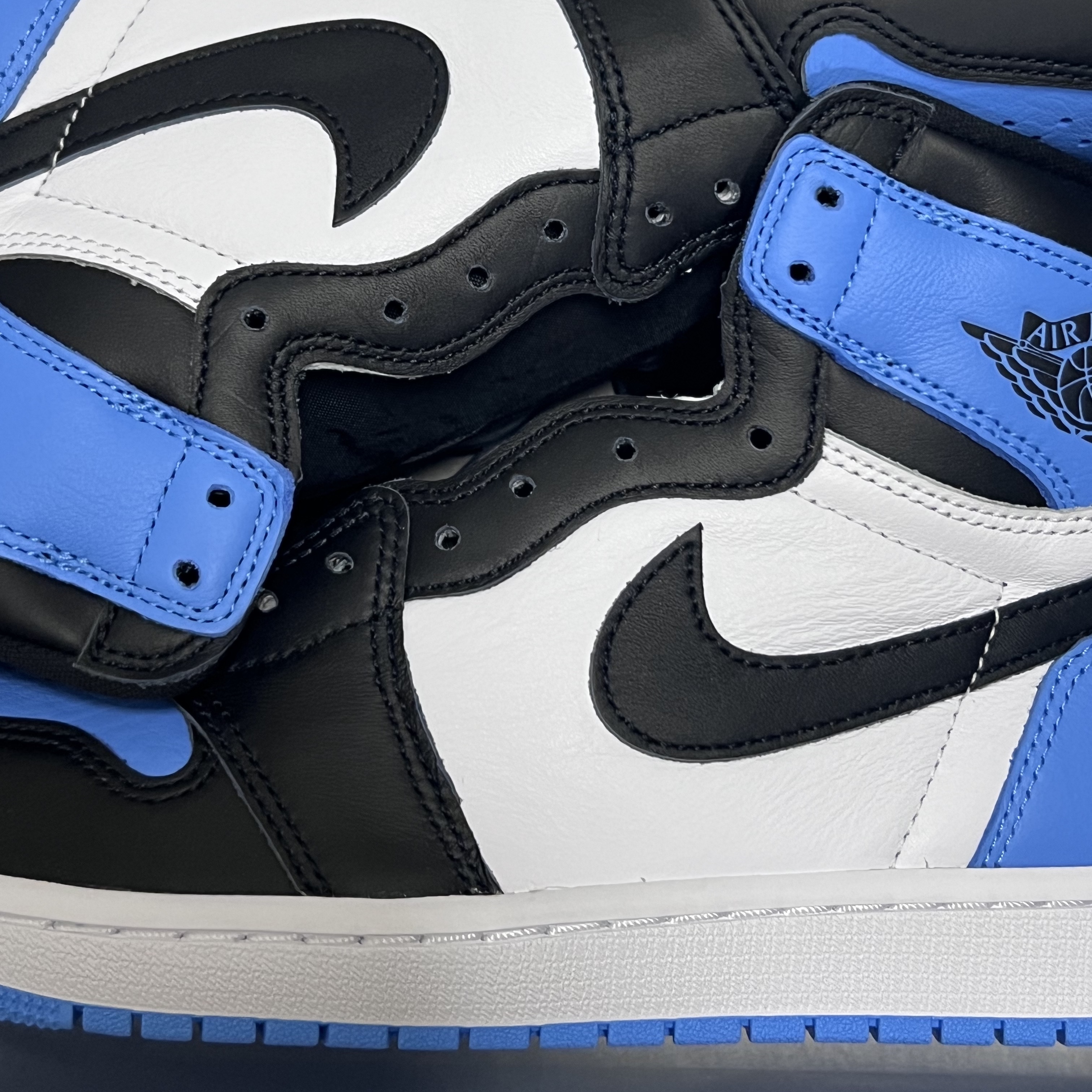 Jordan 1 Retro High OG University Blue 착용 스타일