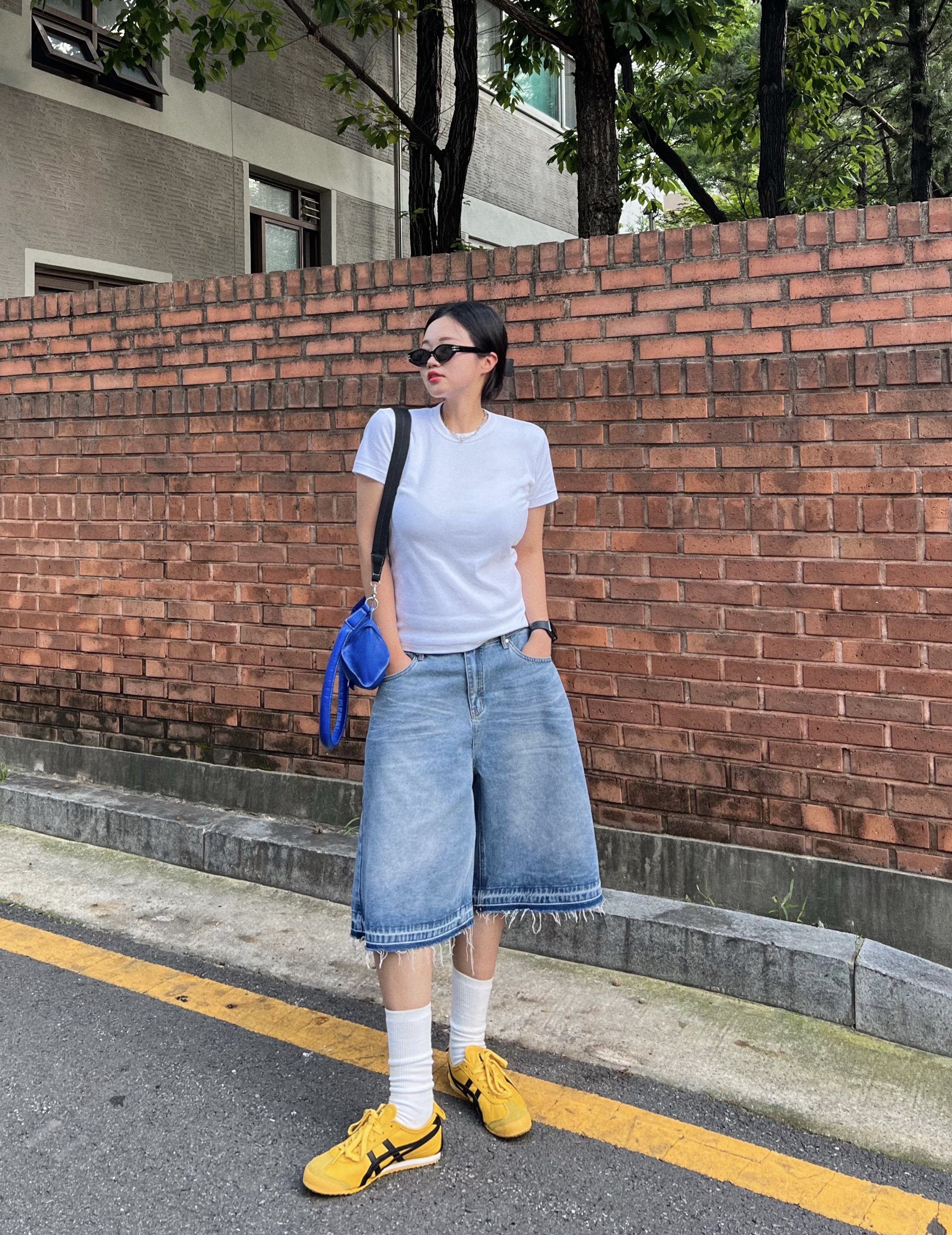 Onitsuka Tiger Mexico 66 Yellow Black, Ader Error x Zara Leather Shoulder Bag Blue 착용 스타일 - 1
