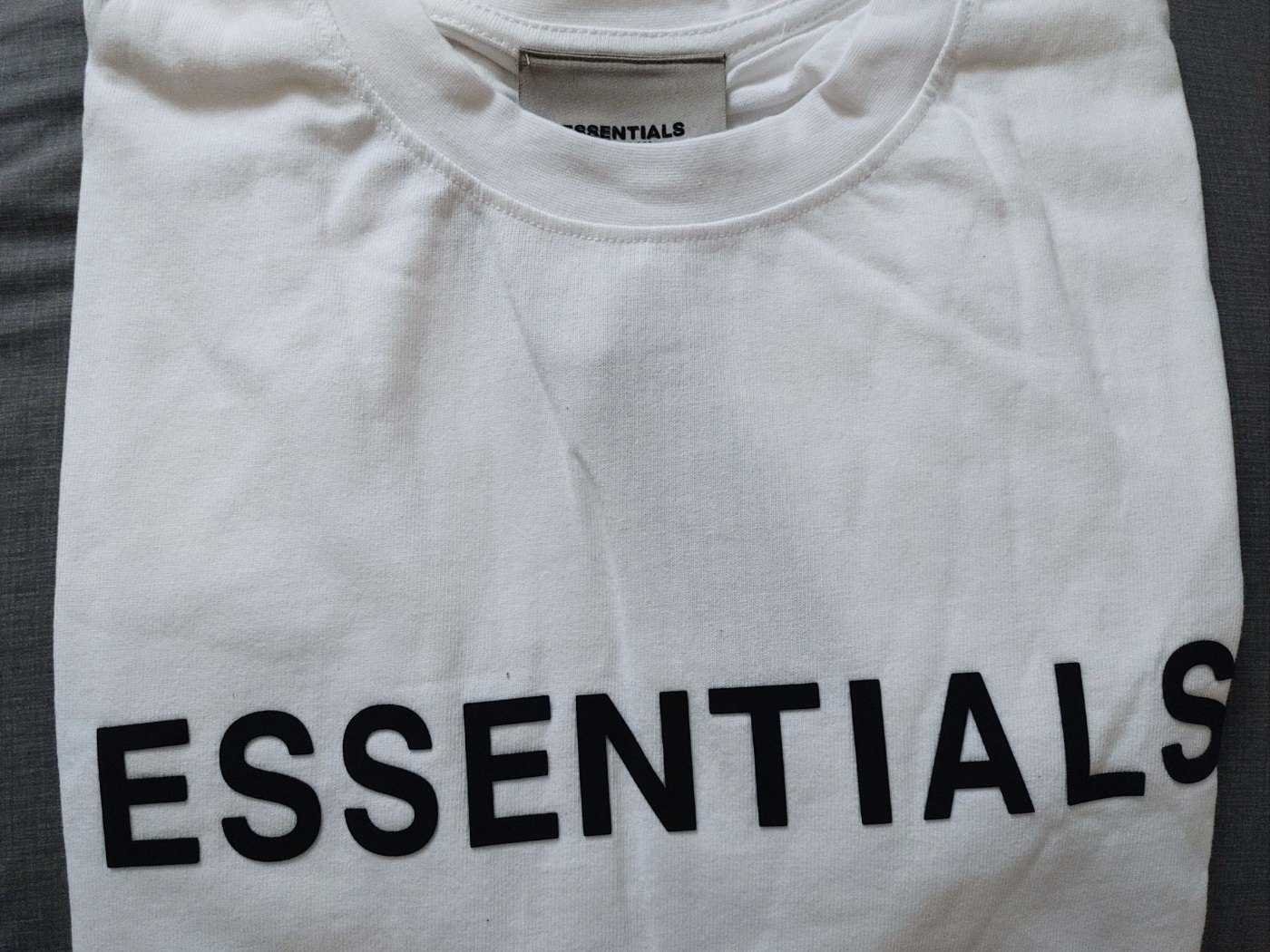 Essentials 3D Silicon Applique Boxy T-Shirt White - 20SS 착용 스타일