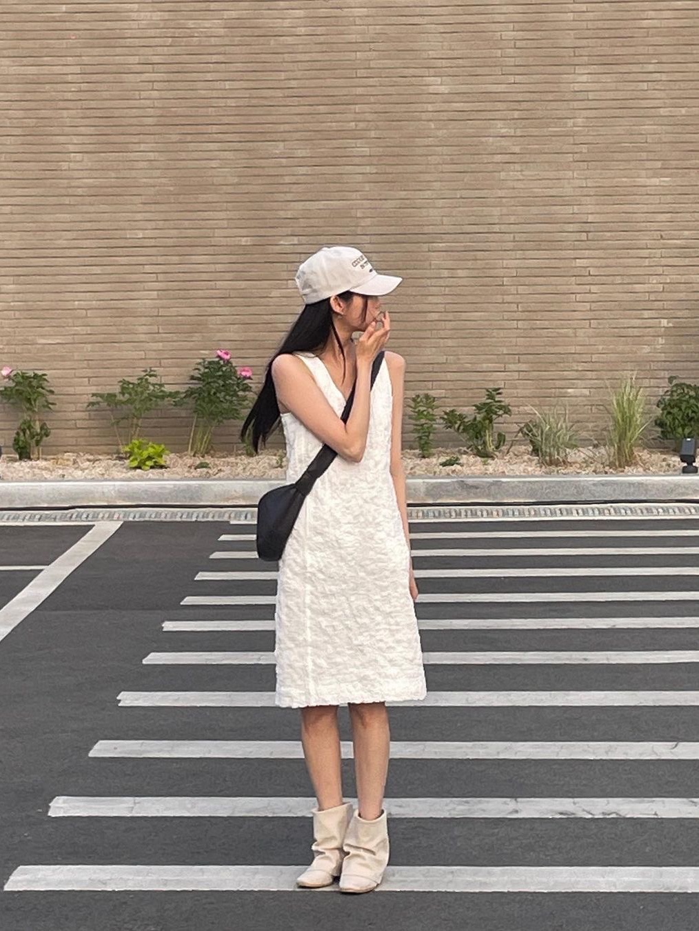 Enor Women Wrinkled Shirring Dress White 착용 스타일 - 1