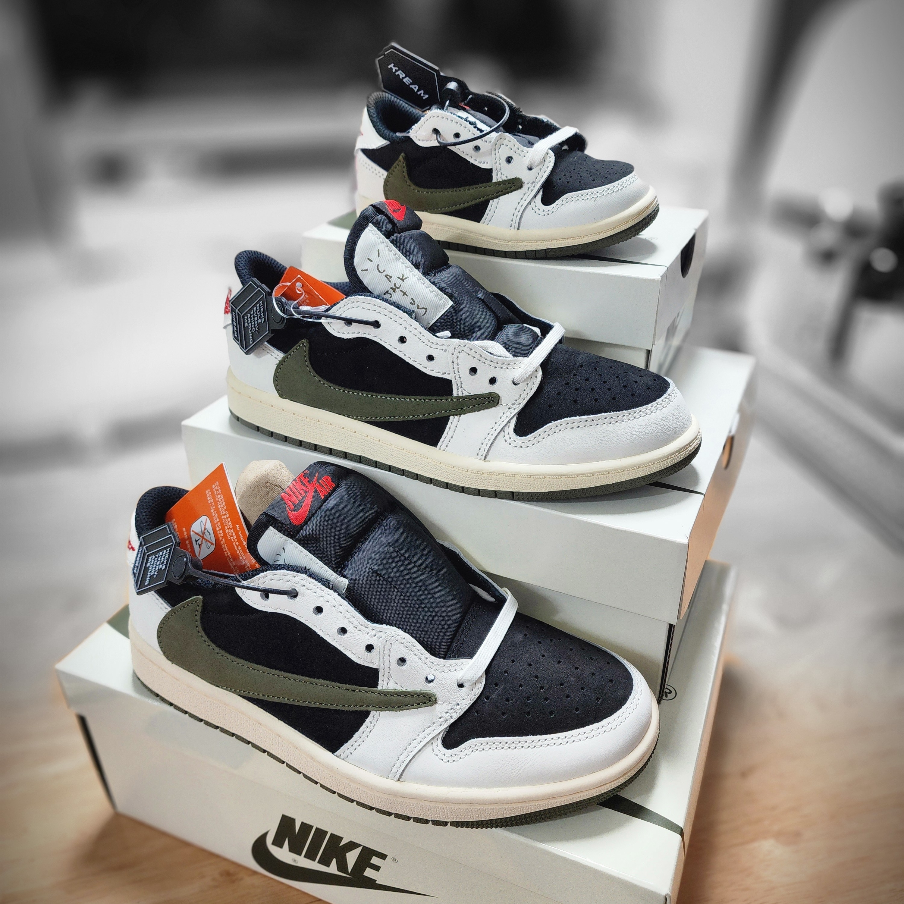 (PS) Jordan 1 x Travis Scott Retro Low OG SP Medium Olive 착용 스타일 - 2