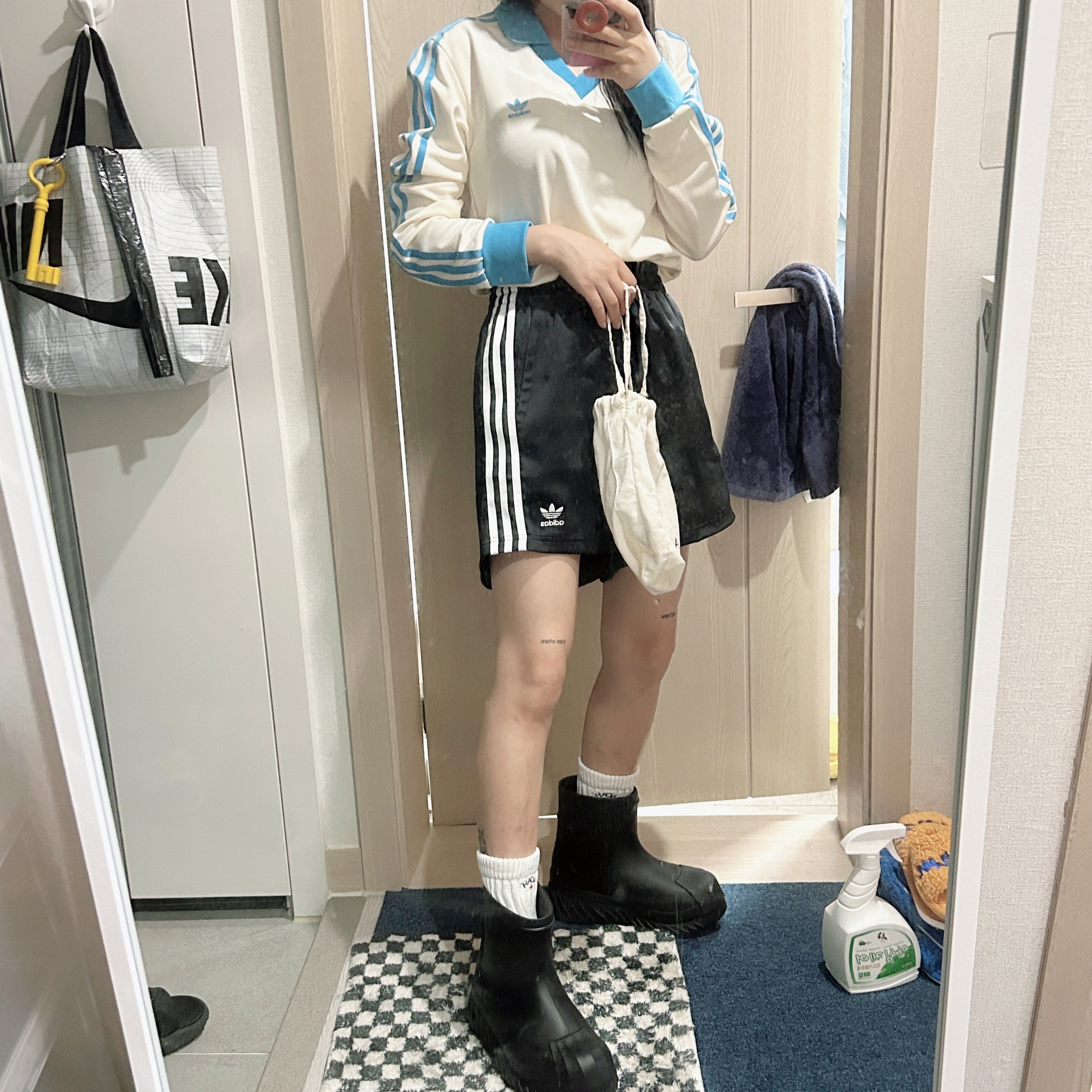 (W) Adidas Adifom Superstar Boot Black, (W) Adidas x Sporty & Rich Long Sleeve Football Jersey Cream White - KR Sizing 착용 스타일 - 2