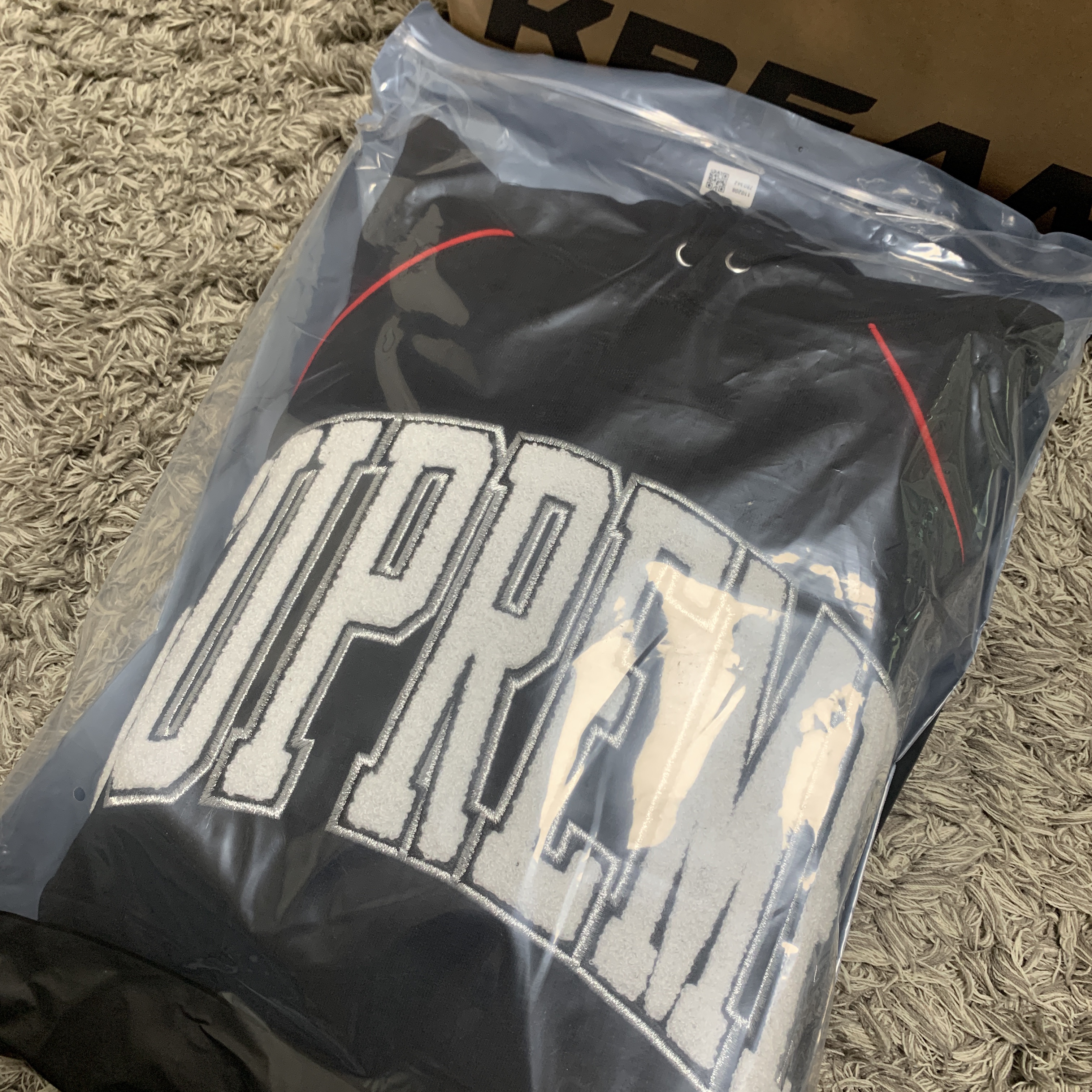 Supreme Boxy Piping Arc Hooded Sweatshirt Black - 23SS 착용 스타일