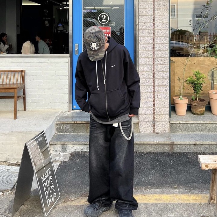 [KREAM 단독] OMO Loosing Denim Pants Washed Black 착용 스타일 - 3