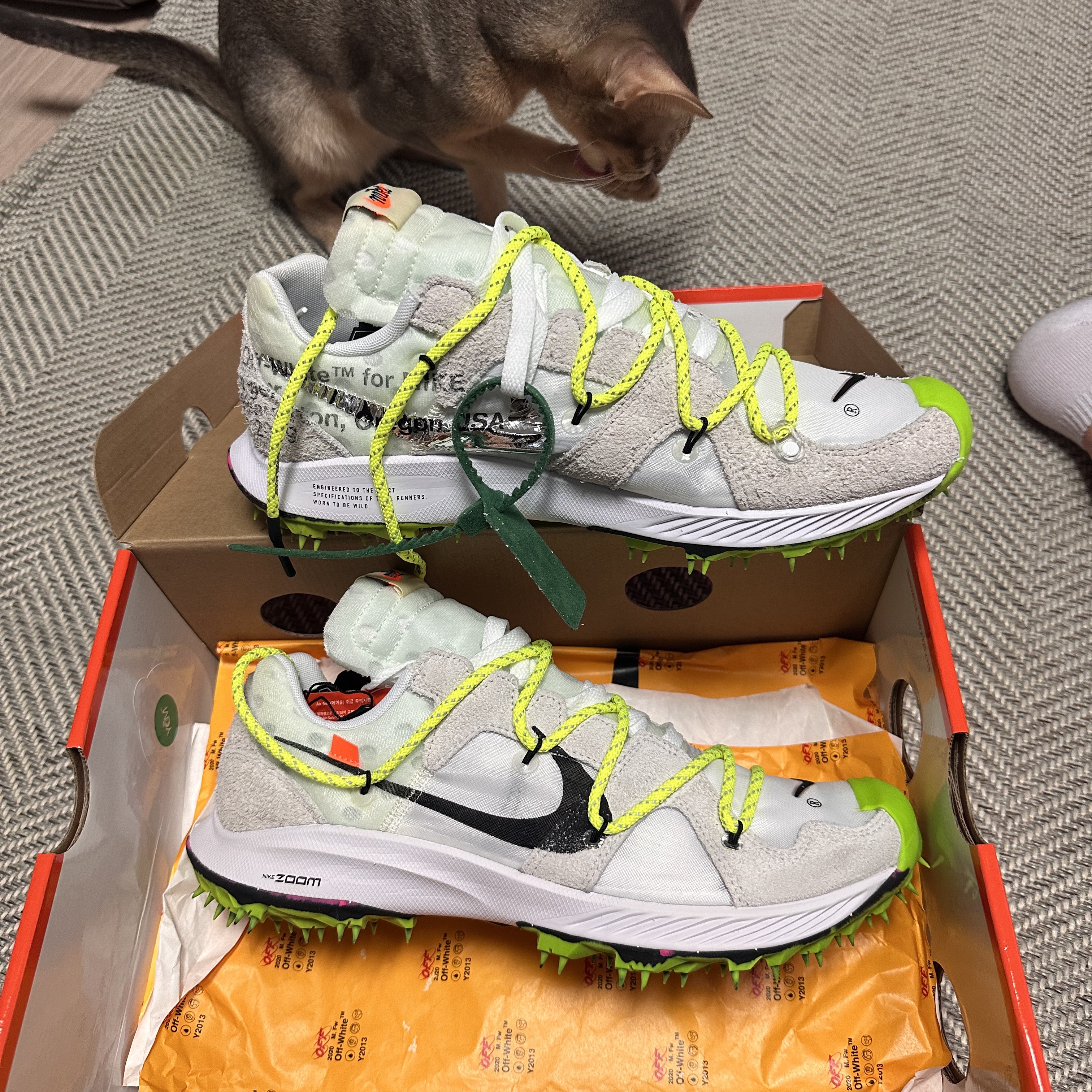 (W) Nike x Off-White Zoom Terra Kiger 5 White 착용 스타일 - 2