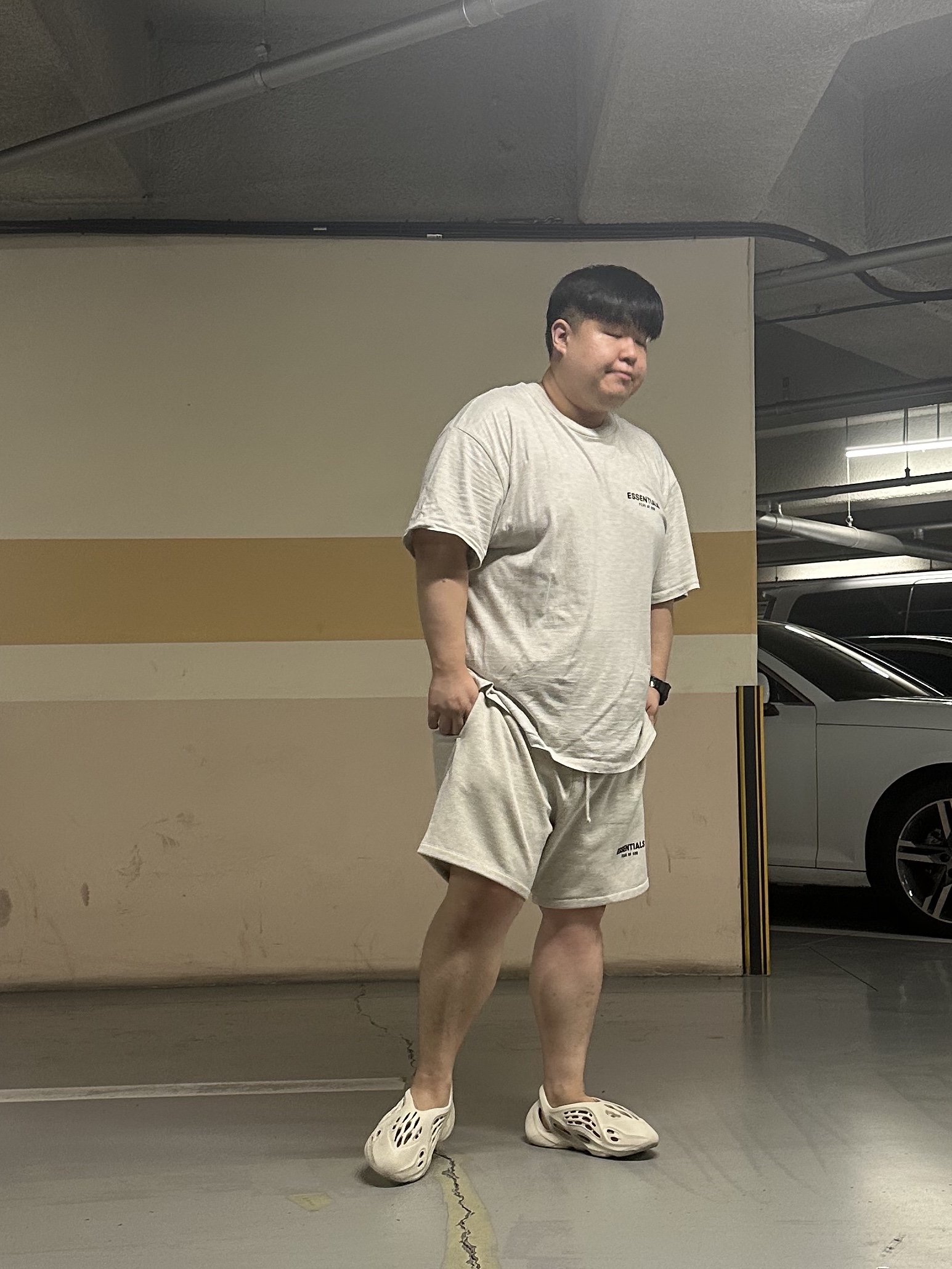 Essentials The Core Collection Sweatshorts Light Oatmeal, Essentials The Core Collection T-Shirt Light Oatmeal 착용 스타일