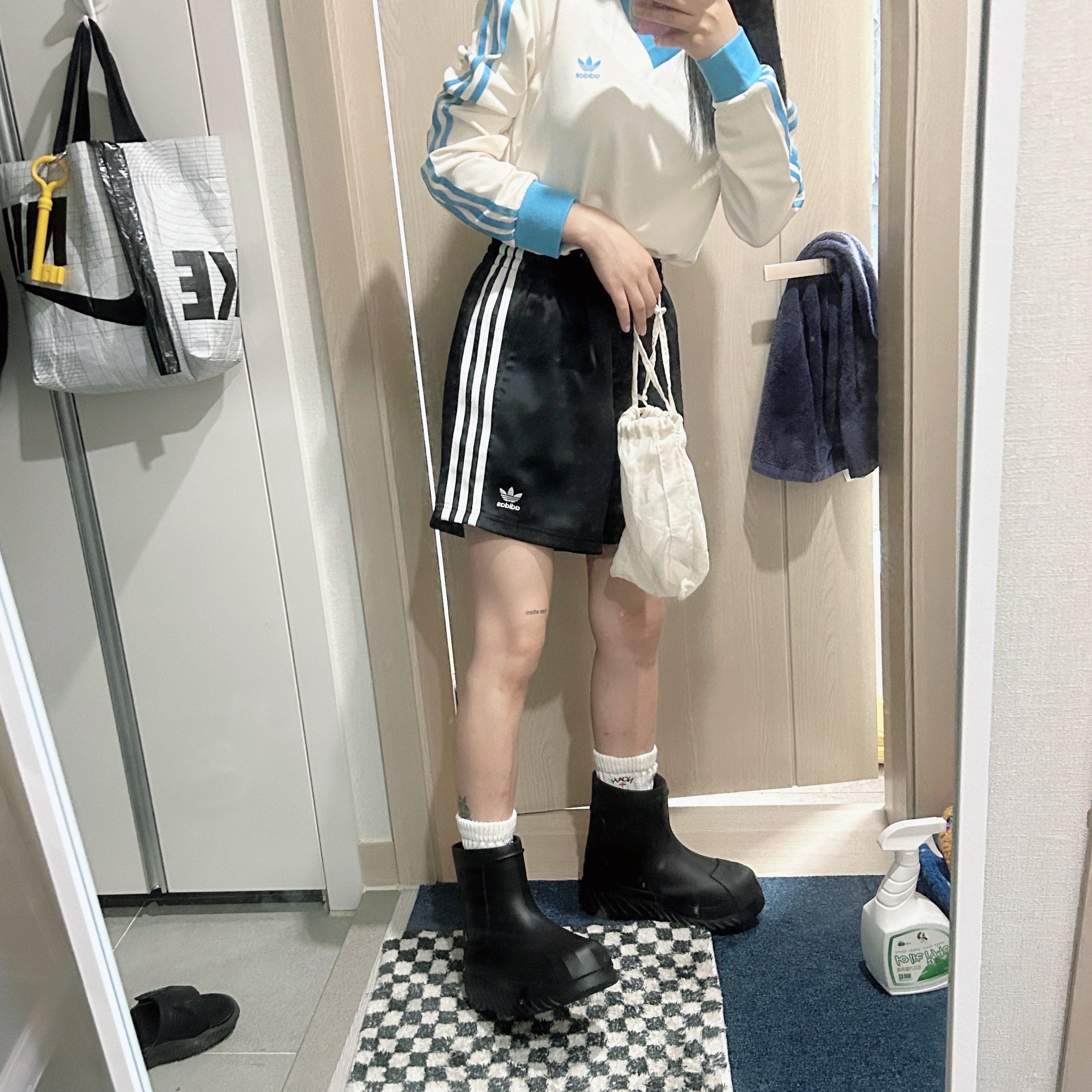 (W) Adidas Adifom Superstar Boot Black, (W) Adidas x Sporty & Rich Long Sleeve Football Jersey Cream White - KR Sizing 착용 스타일 - 3