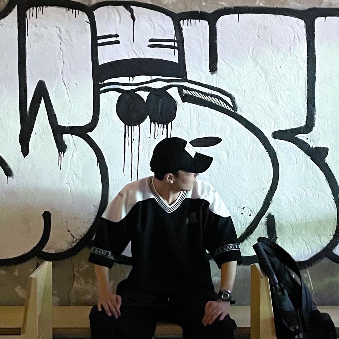 True Religion Hustle Cap Black 착용 스타일