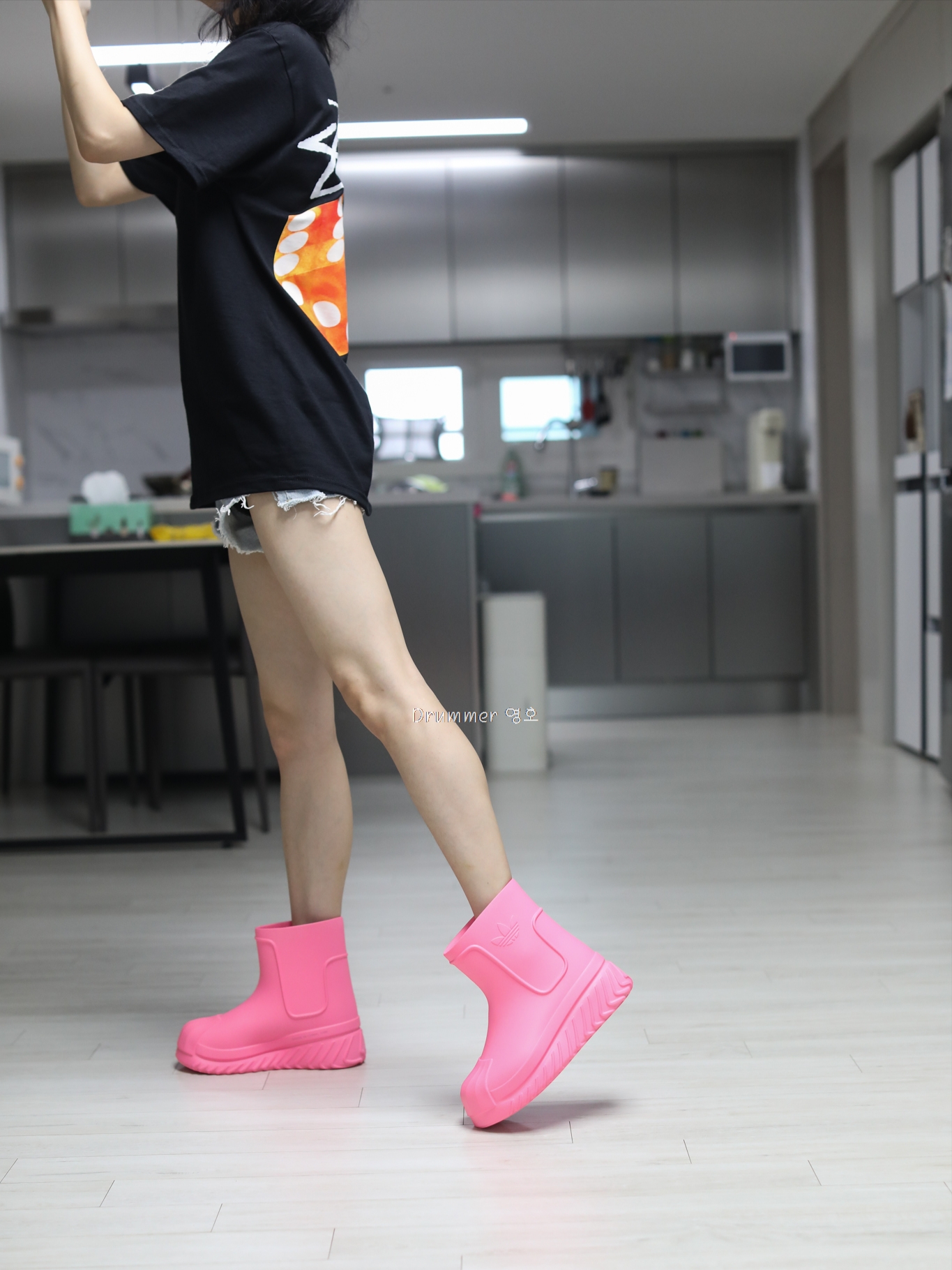(W) Adidas Adifom Superstar Boot Pink 착용 스타일 - 2