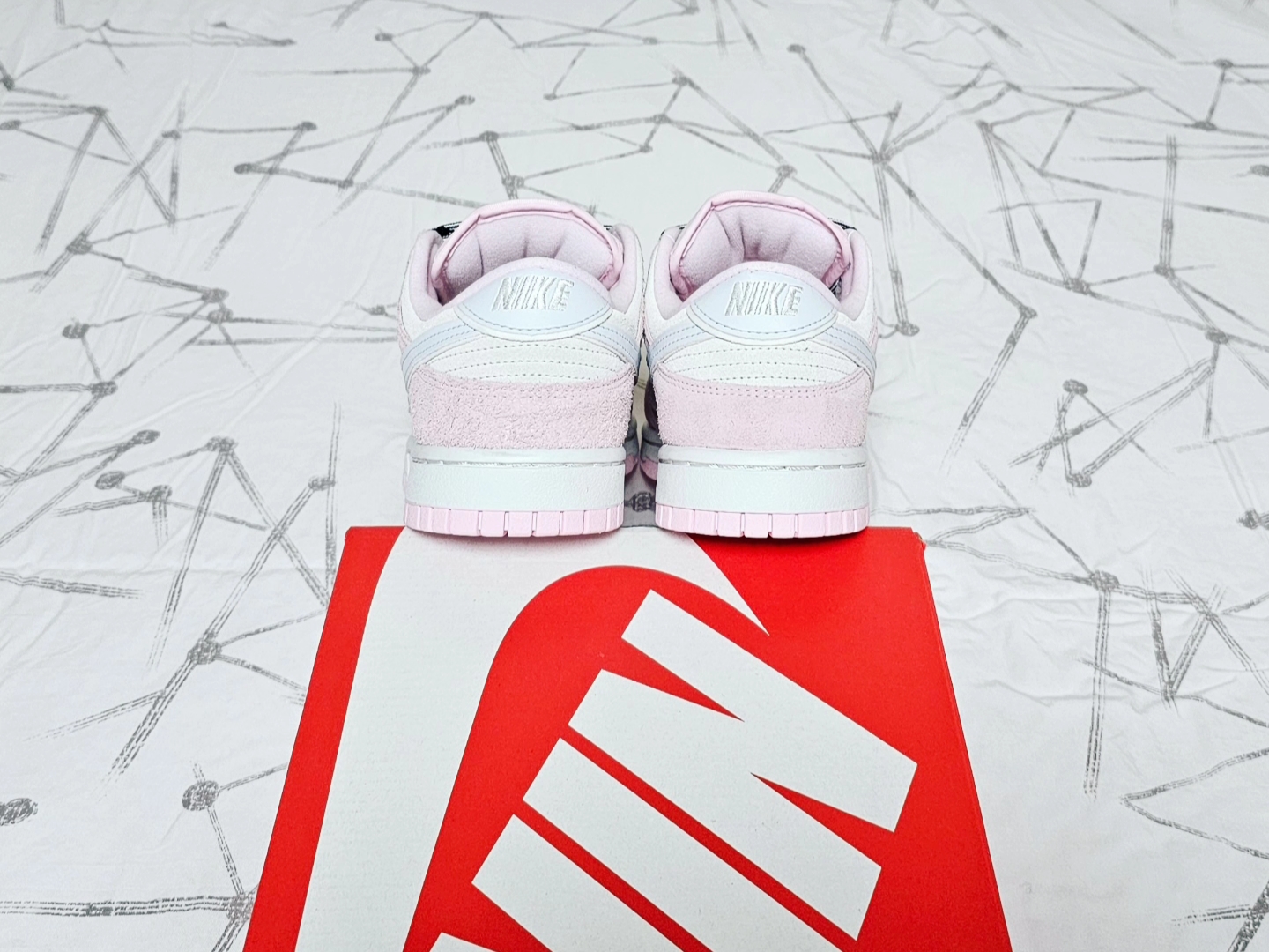 (W) Nike Dunk Low LX Pink Foam 착용 스타일 - 5