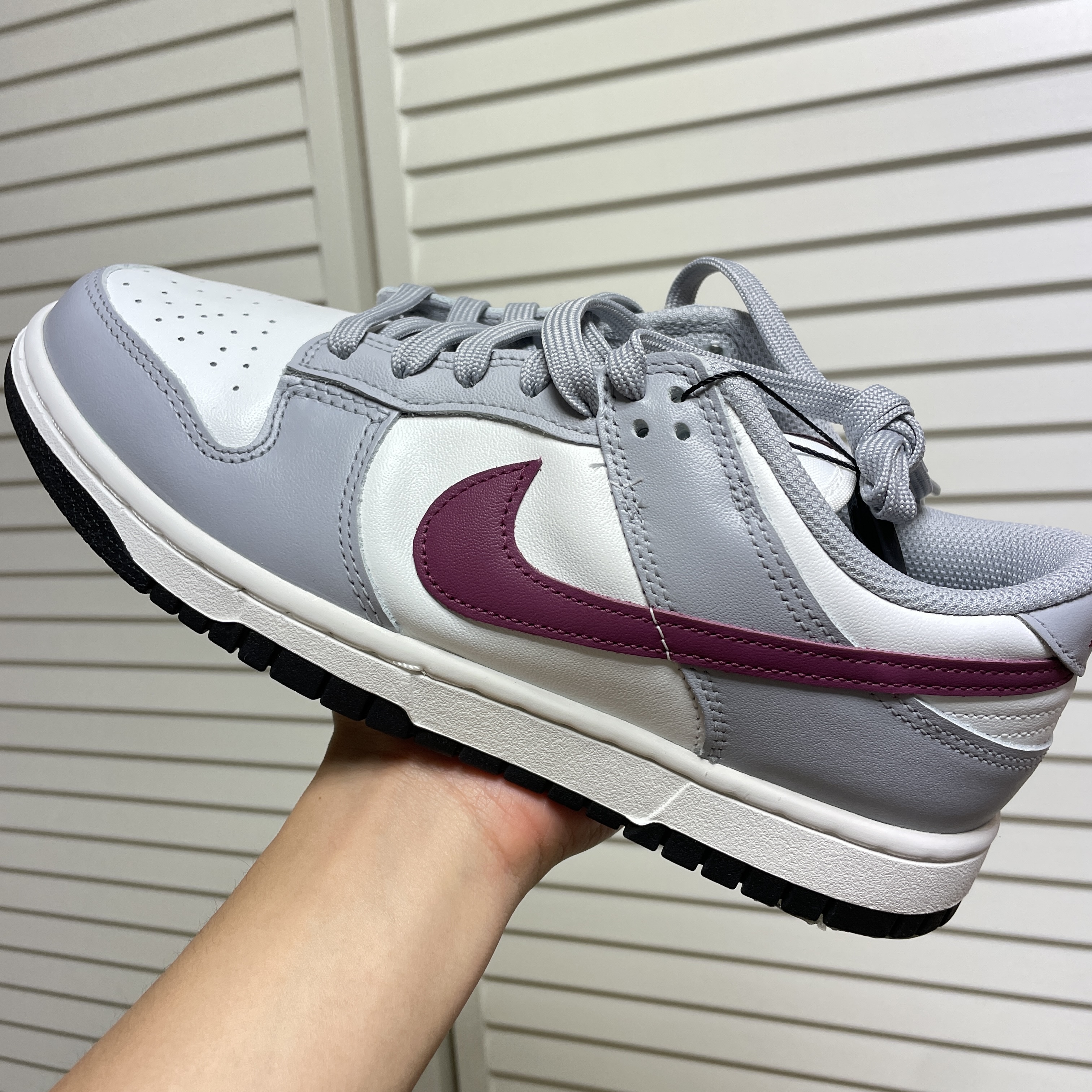 (W) Nike Dunk Low Wolf Grey Rosewood 착용 스타일