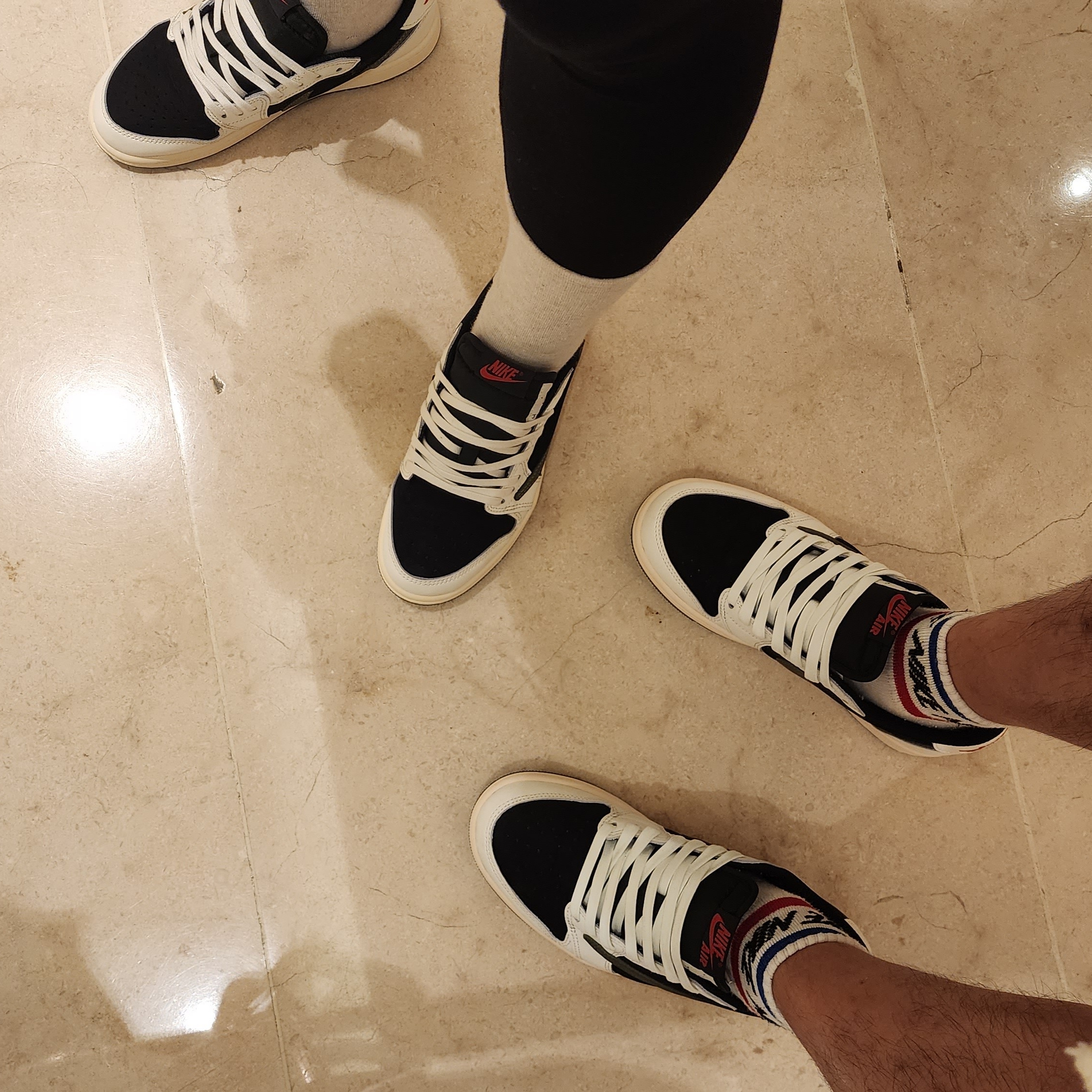 (PS) Jordan 1 x Travis Scott Retro Low OG SP Medium Olive 착용 스타일 - 3