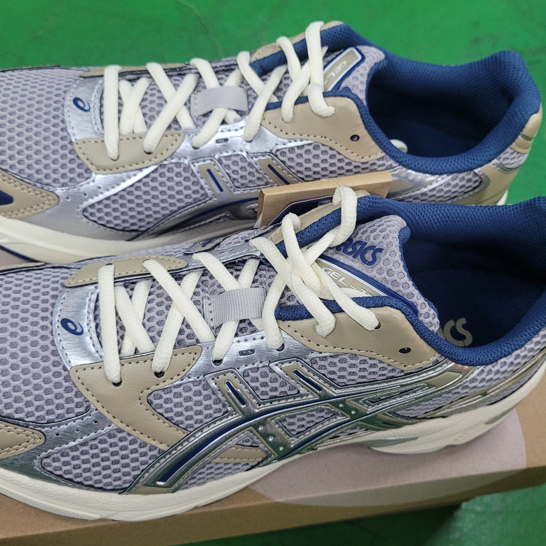 Asics Gel-1130 Oyster Grey Pure Silver 착용 스타일