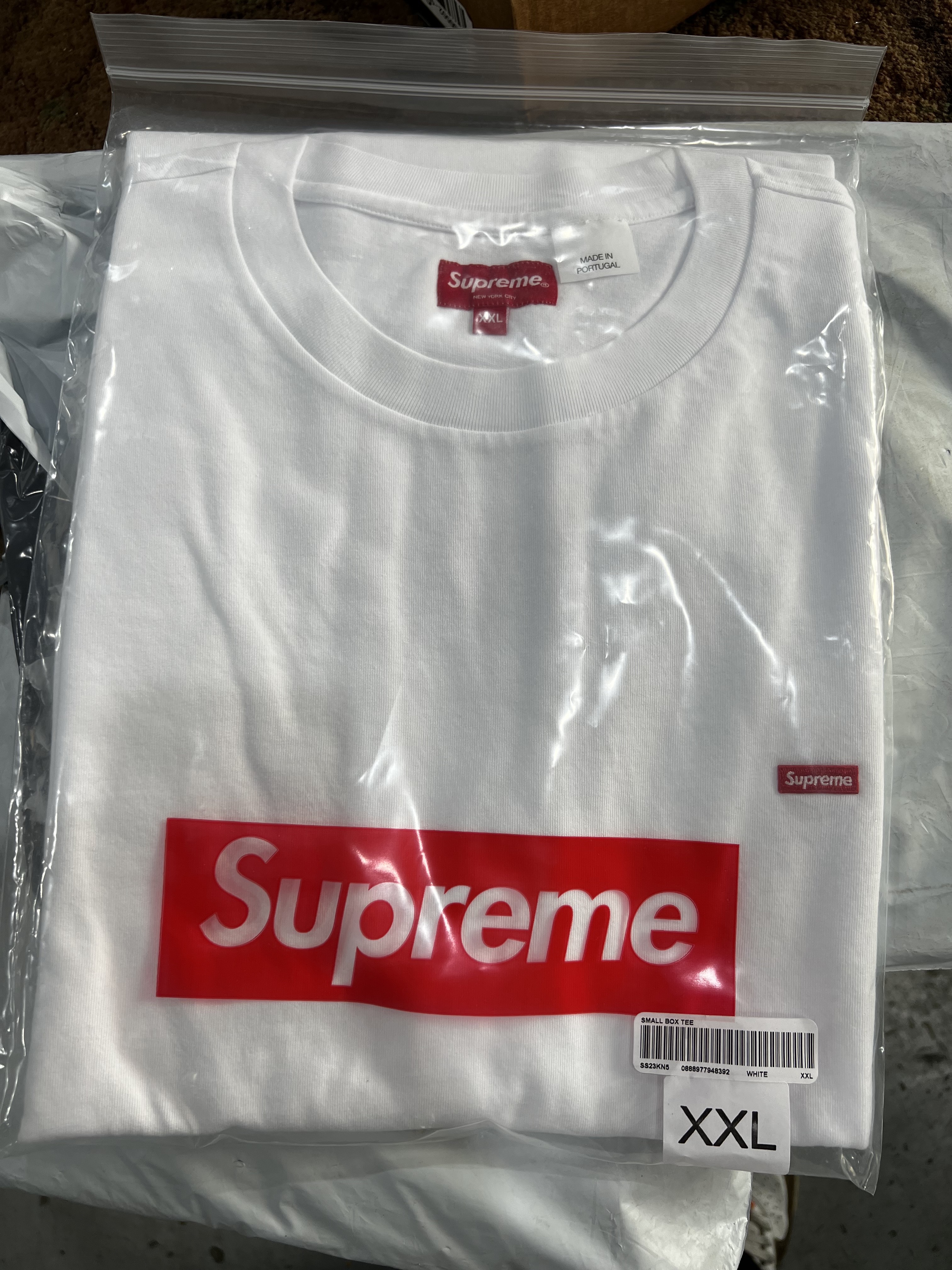 Supreme Small Box T-Shirt White 착용 스타일