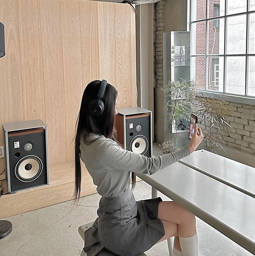 Bang & Olufsen Beoplay H95 Black 착용 스타일