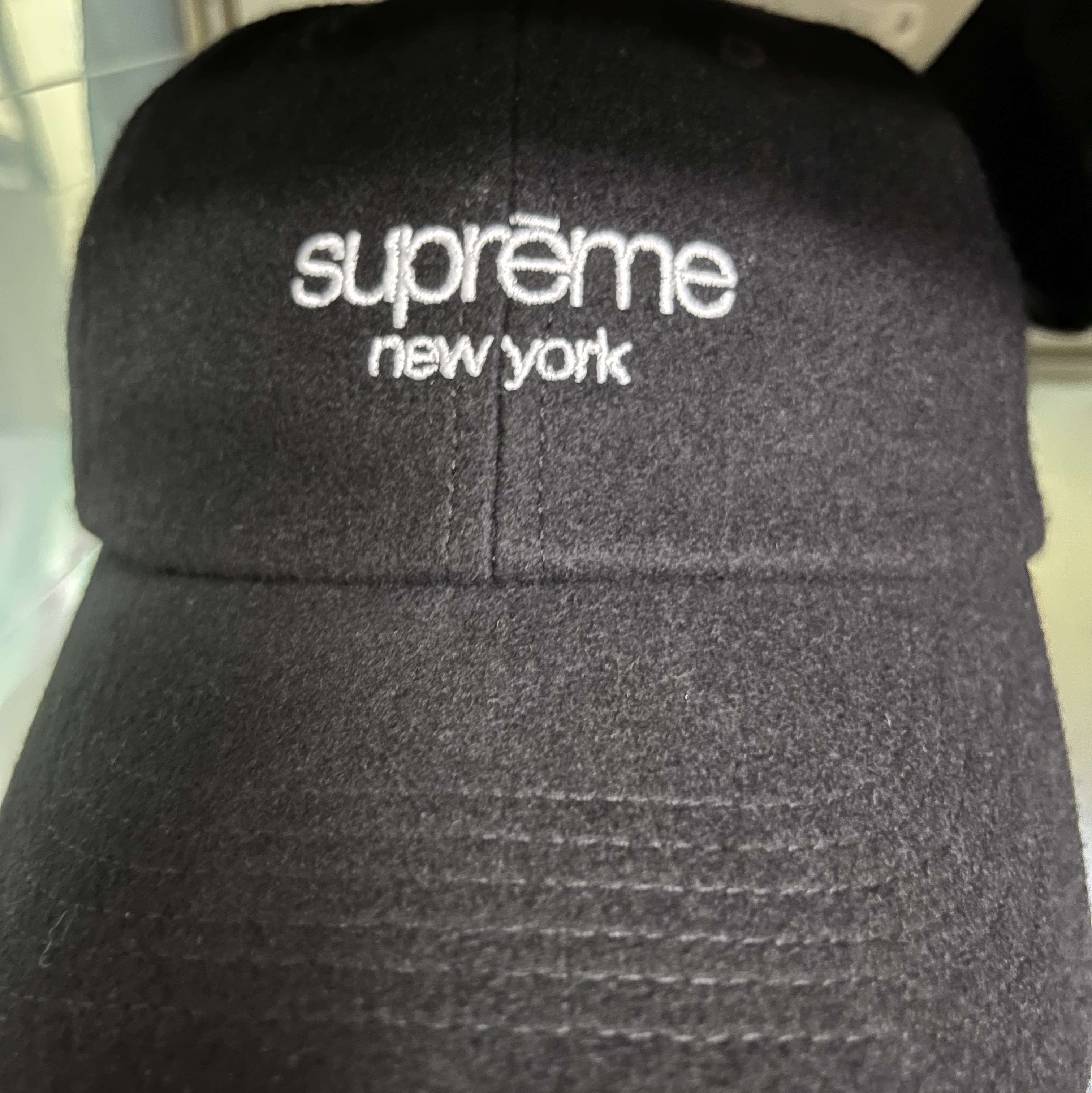 Supreme Waxed Wool 6-Panel Black - 22FW 착용 스타일