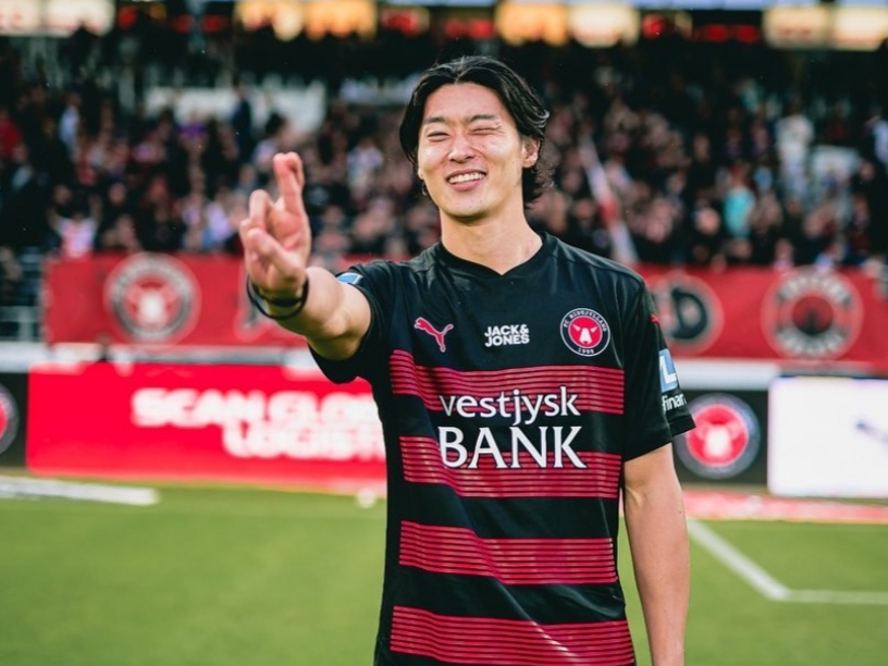Puma FC Midtjylland 2023/24 Home Track Jersey Black Red (Non Marking Ver.) 착용 스타일 - 1