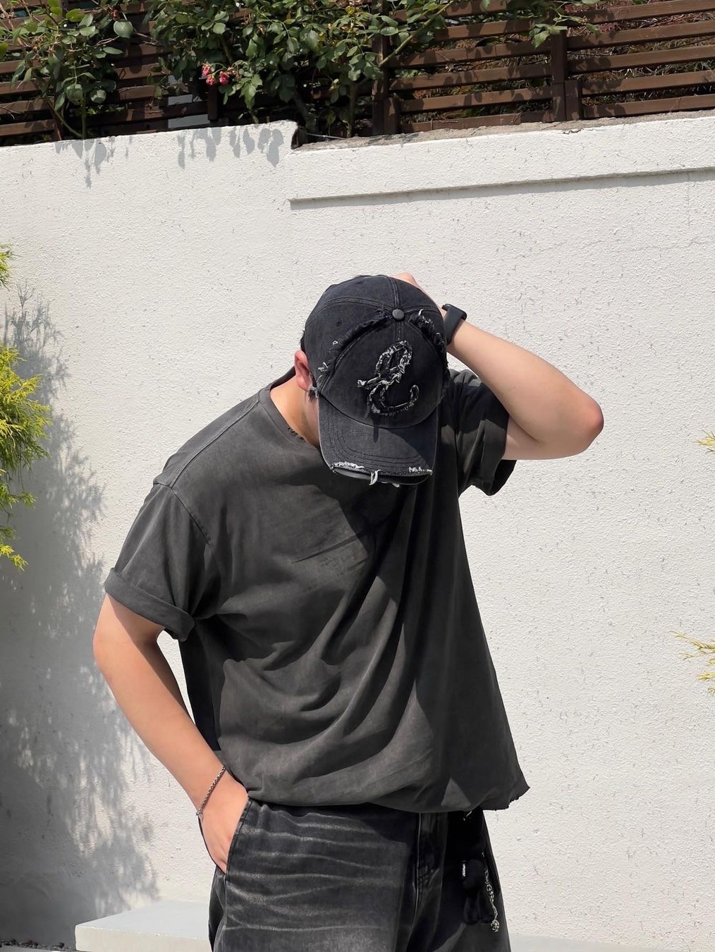 [KREAM 단독] Etce Damaged Denim Cap Black 착용 스타일