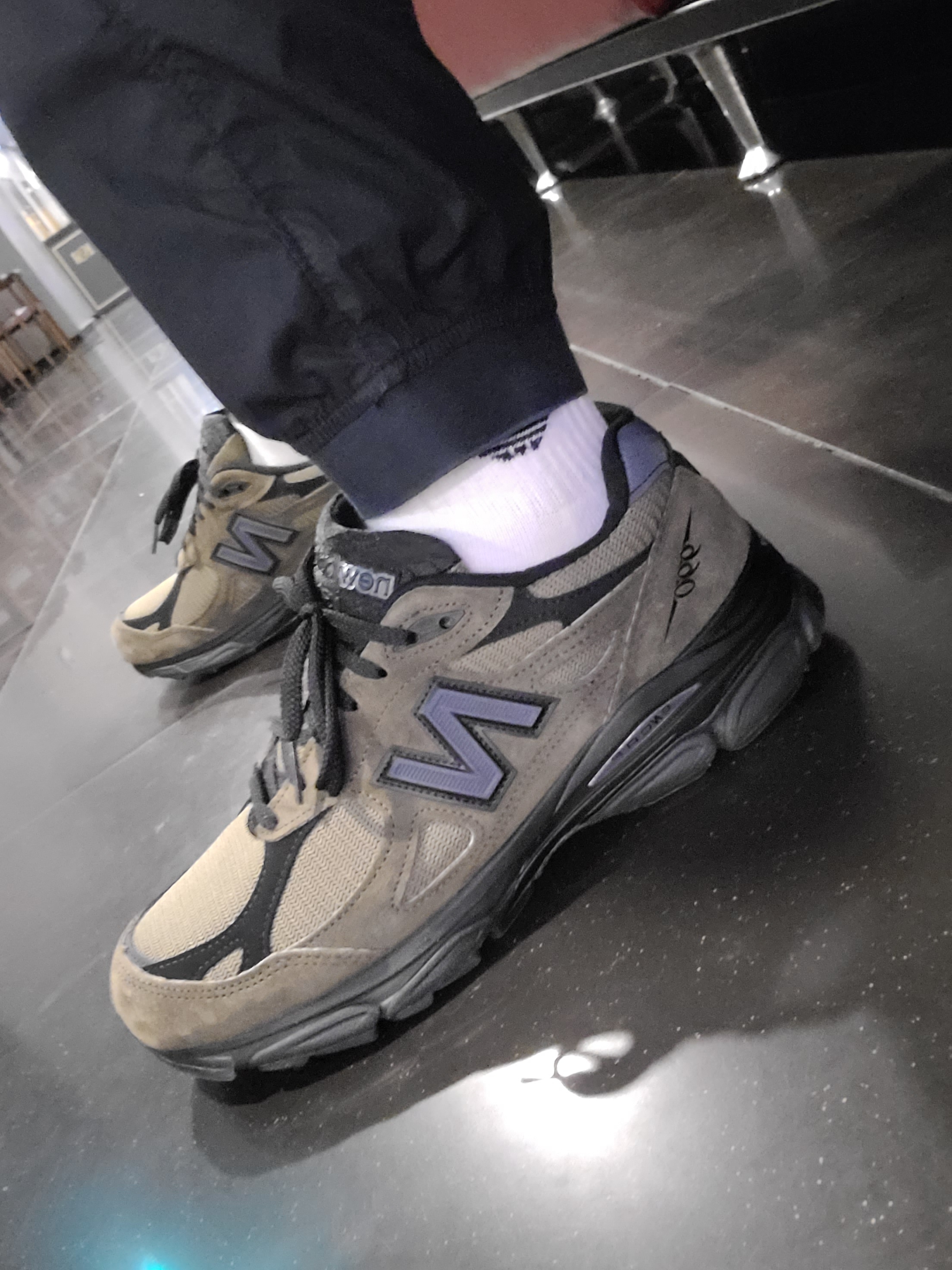 New Balance x JJJJound 990v3 Brown Black 착용 스타일