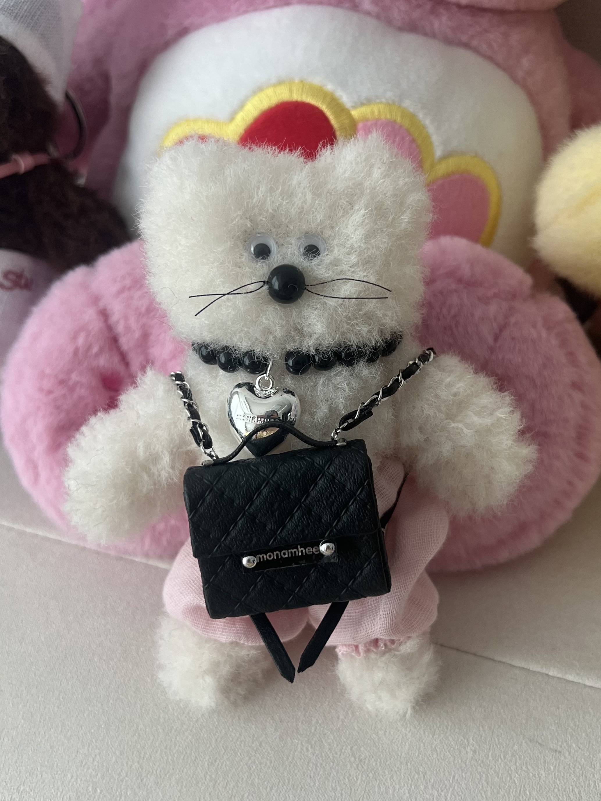 [KREAM 단독] Monamhee Creami Keyring Cream 착용 스타일 - 5