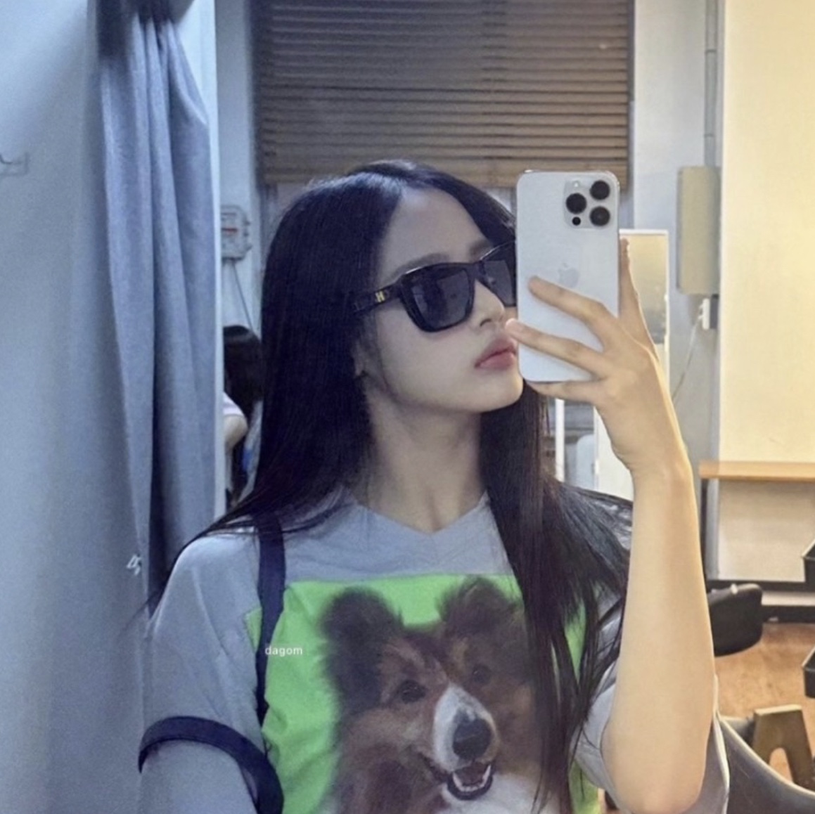 Chanel Butterfly Sunglasses Acetate & Black Frame Black Gradient Lenses Asian Fit 착용 스타일 - 1