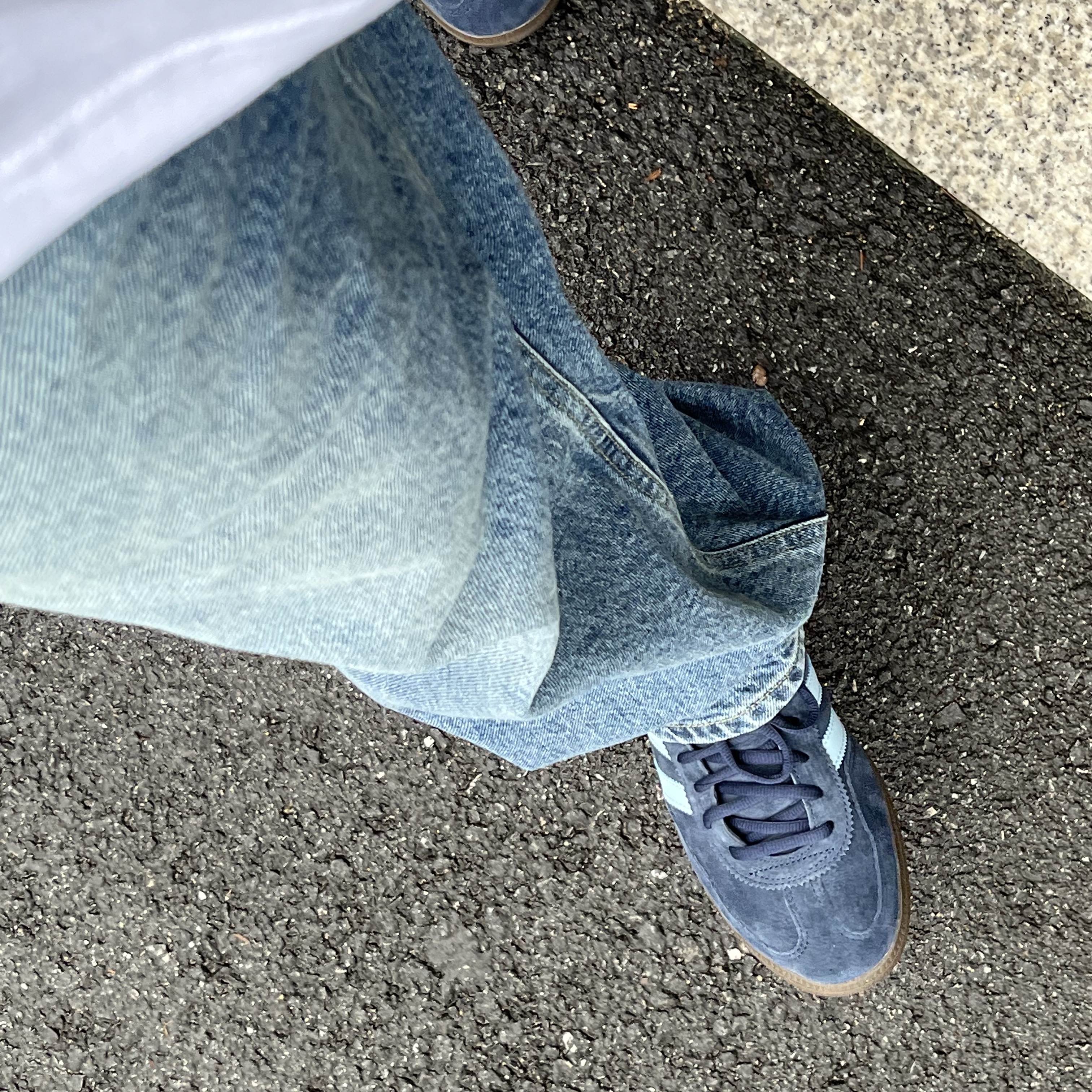 Adidas Spezial Handball Collegiate Navy 착용 스타일