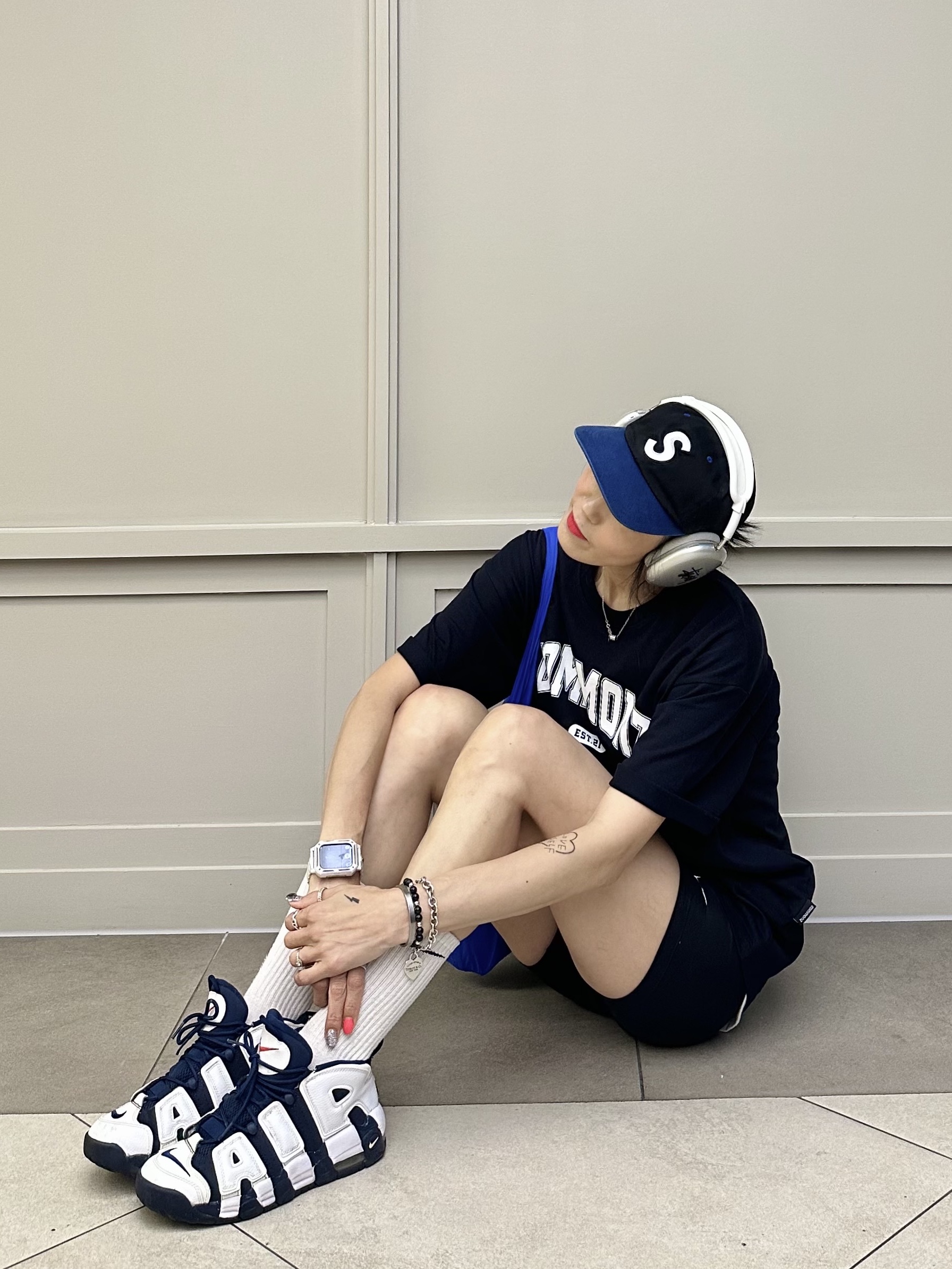 Nike Air More Uptempo Olympic 2020, (W) Nike Essential Mid Rise Bike Shorts Black - US/EU 착용 스타일 - 3