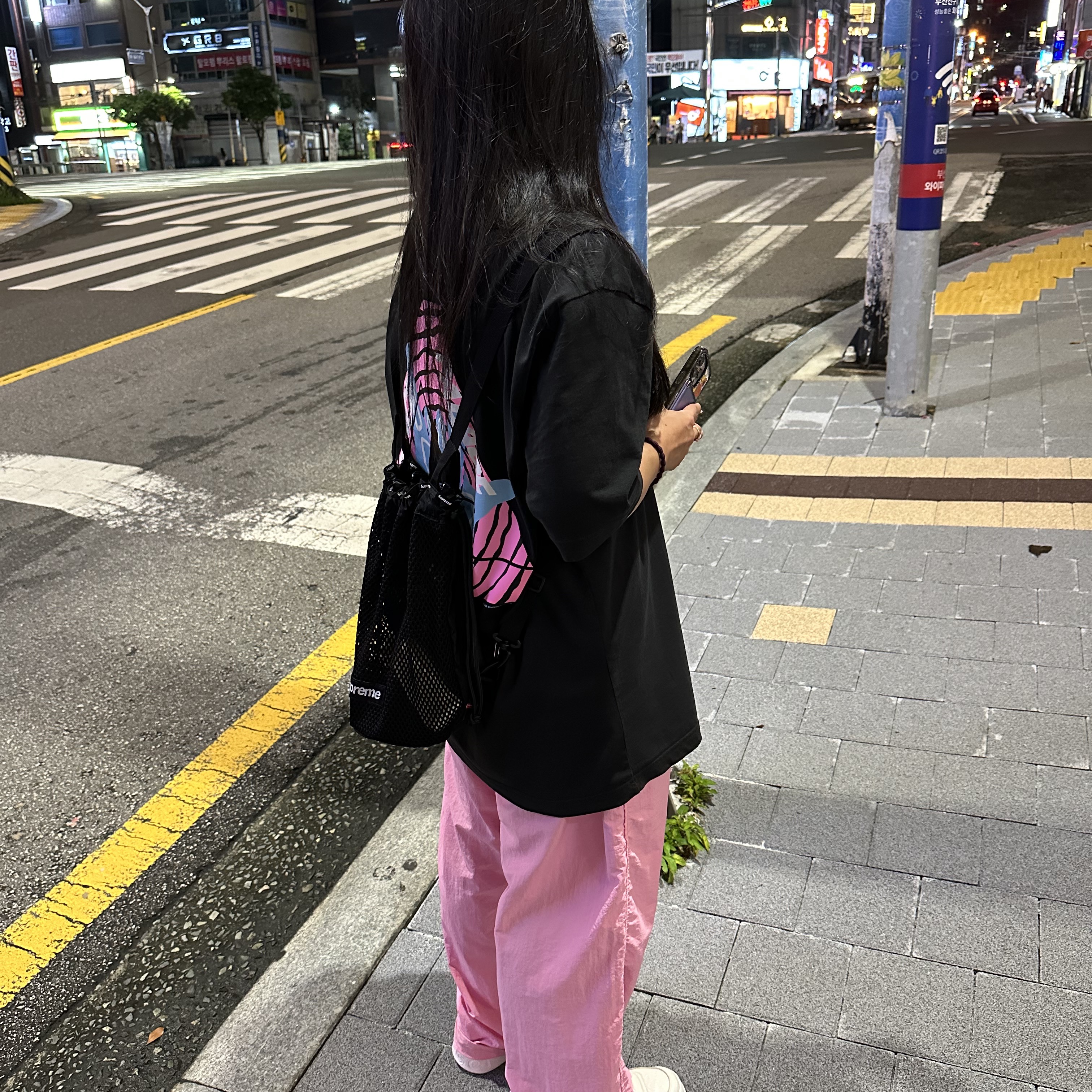 Supreme Mesh Small Backpack Black - 23SS, Palace Tri-Zooted Shakka T-Shirt Black - 20FW 착용 스타일