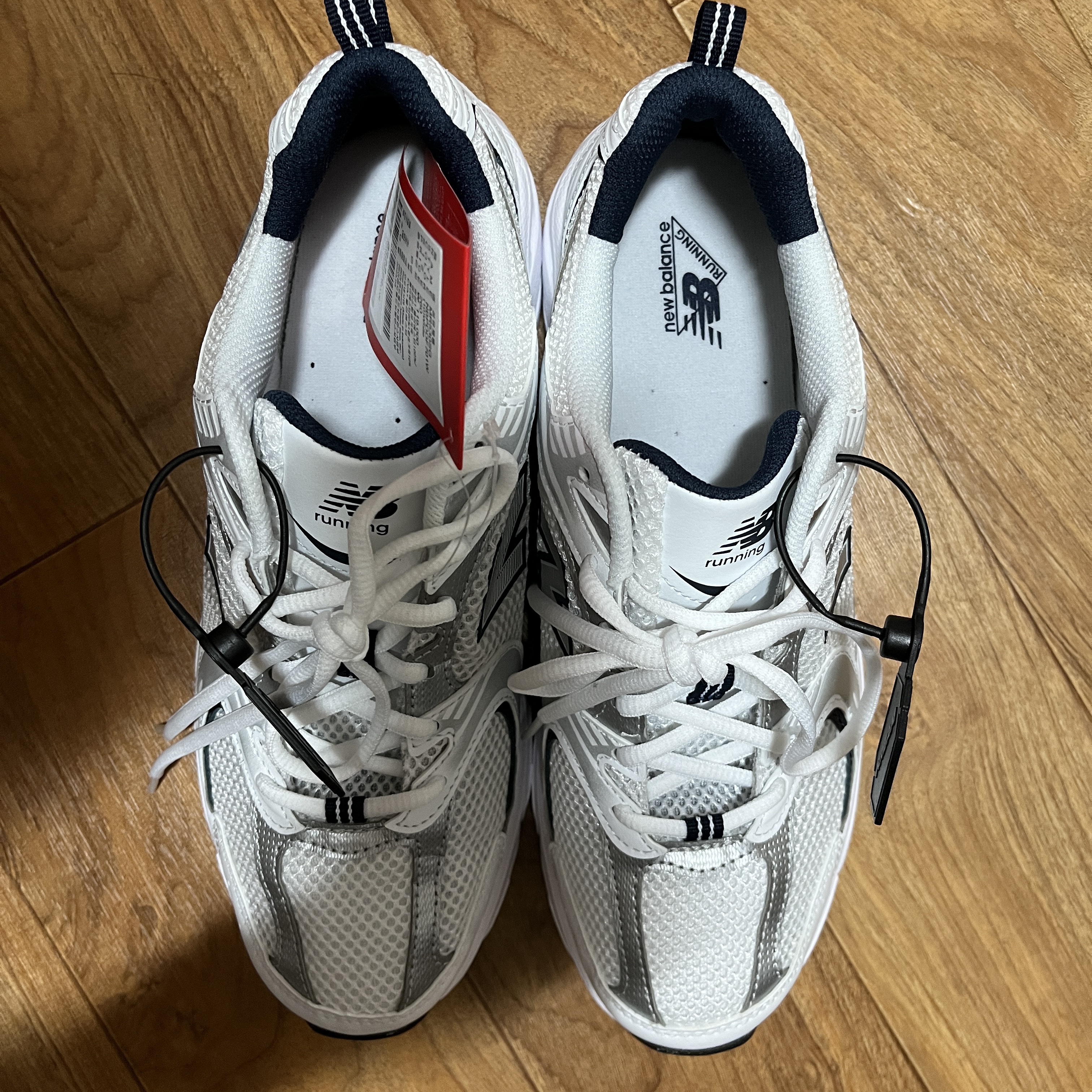 New Balance 530 White 착용 스타일 - 2