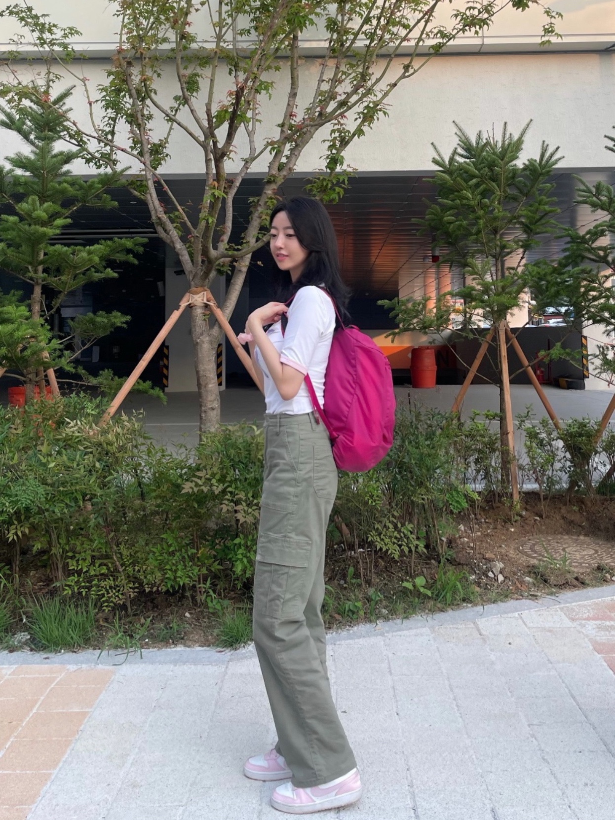 Arc'teryx Heliad 10 Backpack Synth, (GS) Nike Court Borough 2 SE White Pink Foam 착용 스타일