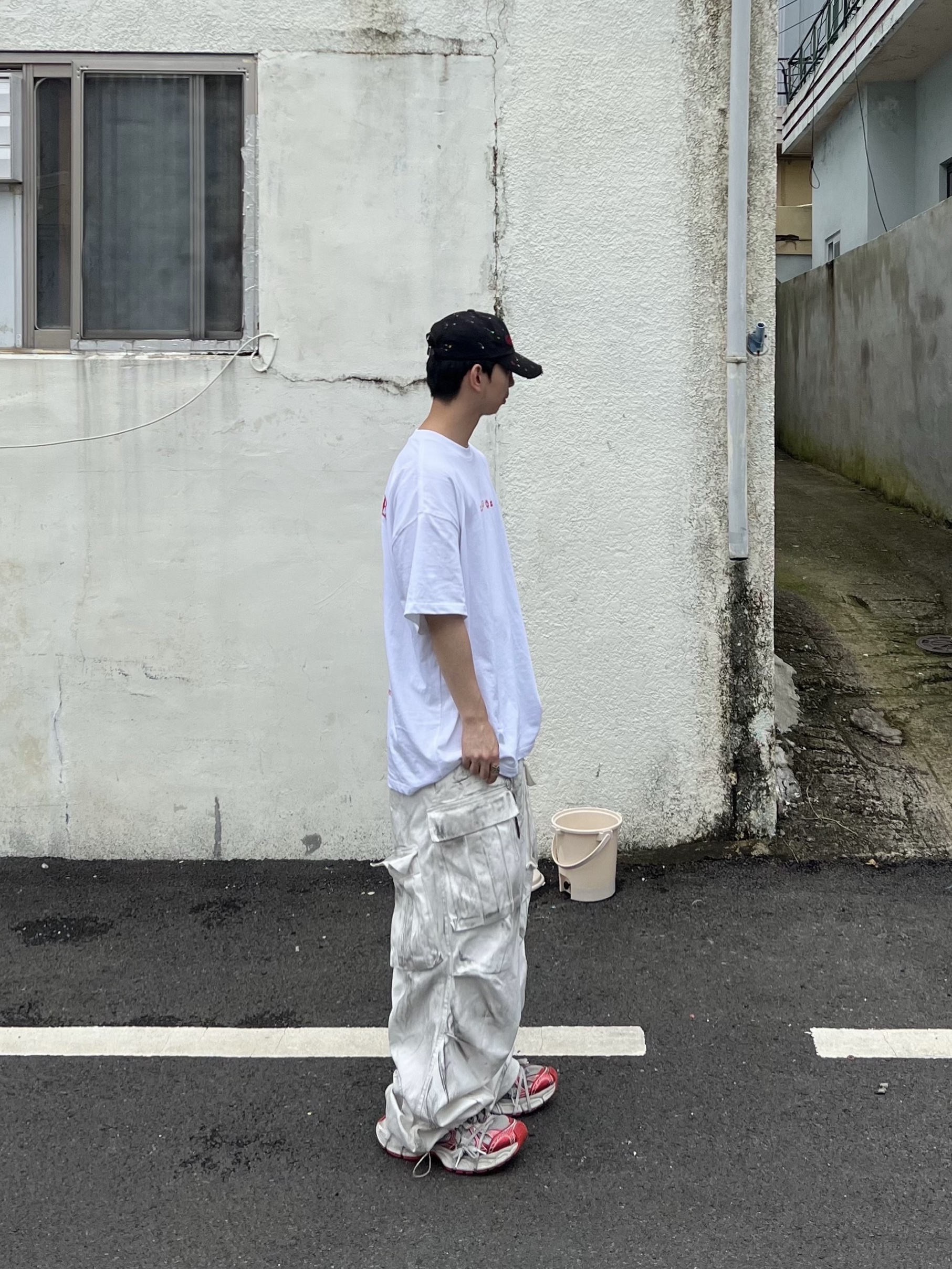 Balenciaga 3XL Sneakers White Red, Nos Couleurs 01 Cargo Pants Dirty Washing 착용 스타일 - 2