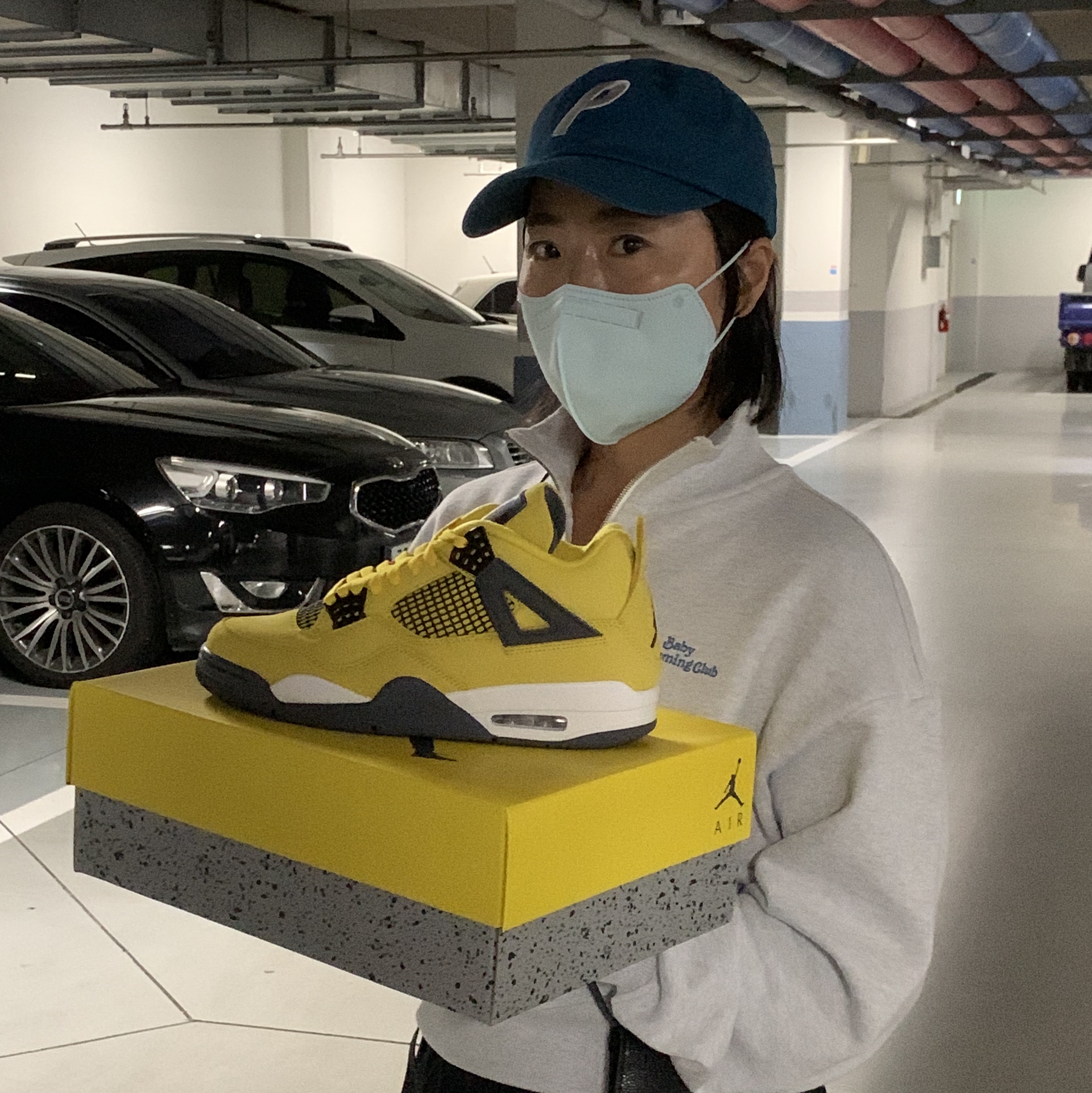 Jordan 4 Retro Tour Yellow, Palace P 6-Panel Crystalised Blue - 23SS 착용 스타일