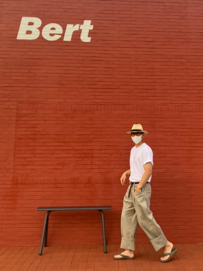 New Balance x Taw&Toe Flip Flop Dark Brown 착용 스타일