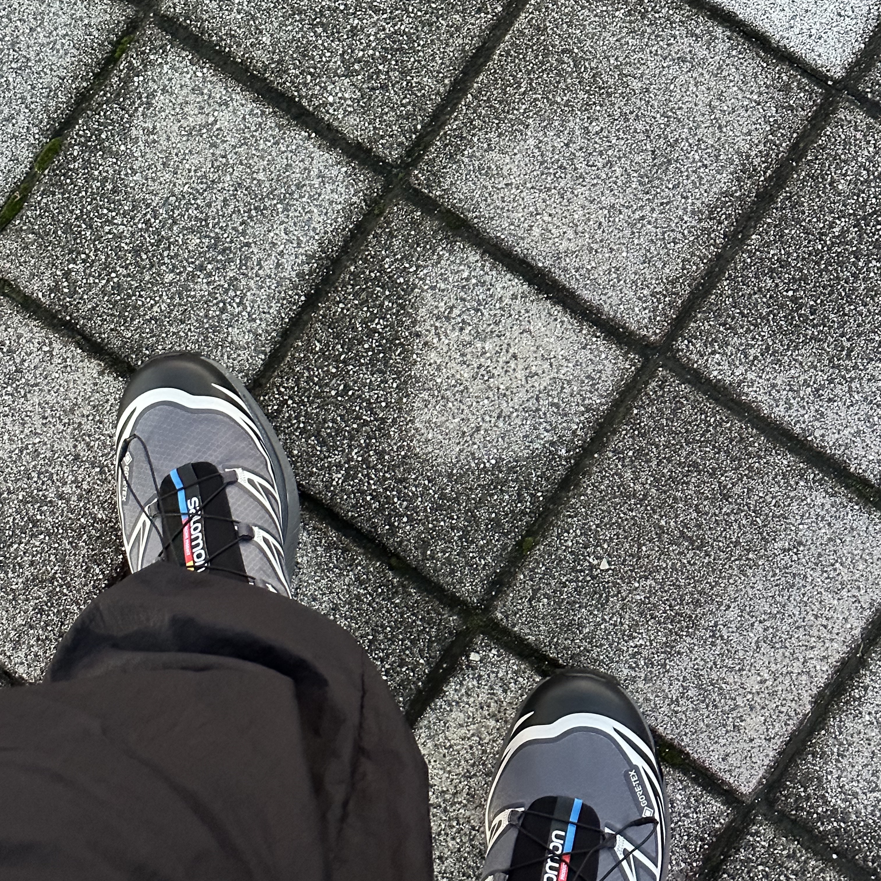 Salomon XT-6 Gore-Tex Black Ebony 착용 스타일