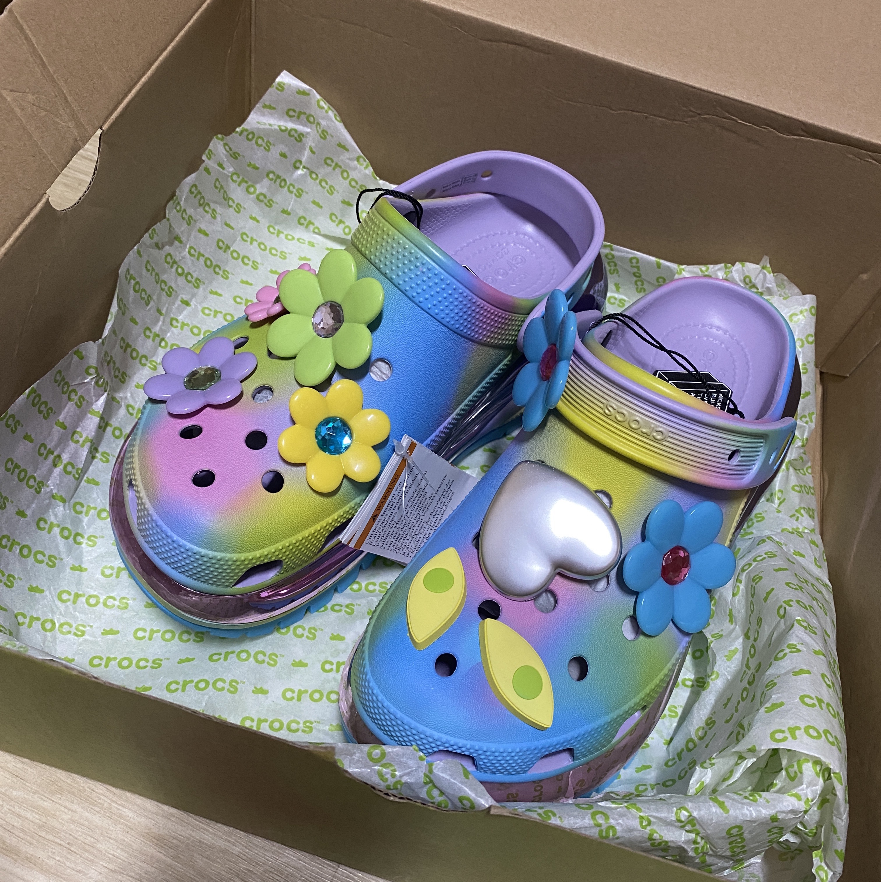 Crocs x Lazy Oaf Mega Crush Clog Multi 착용 스타일