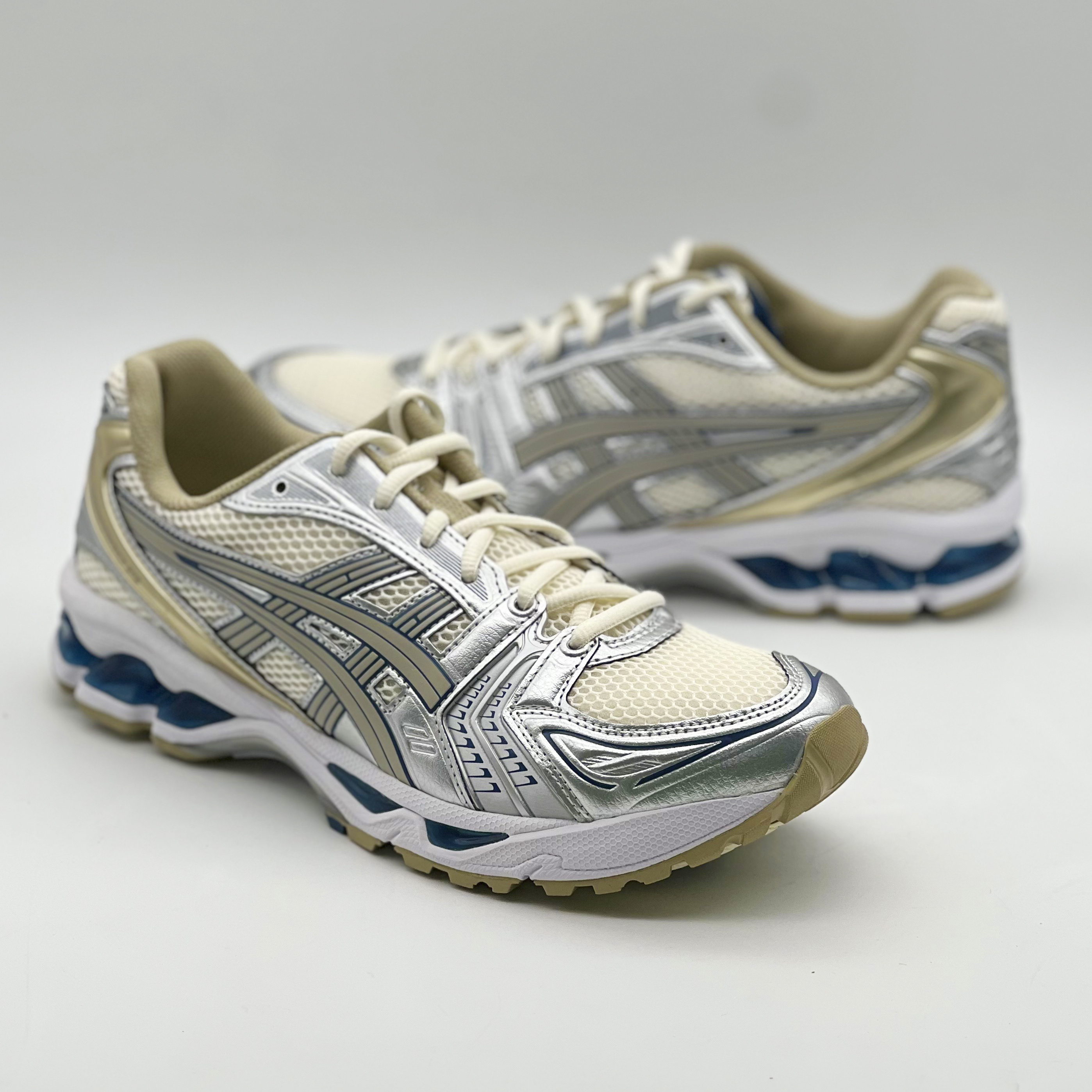 Asics Gel-Kayano 14 Cream Pure Silver 착용 스타일 - 2