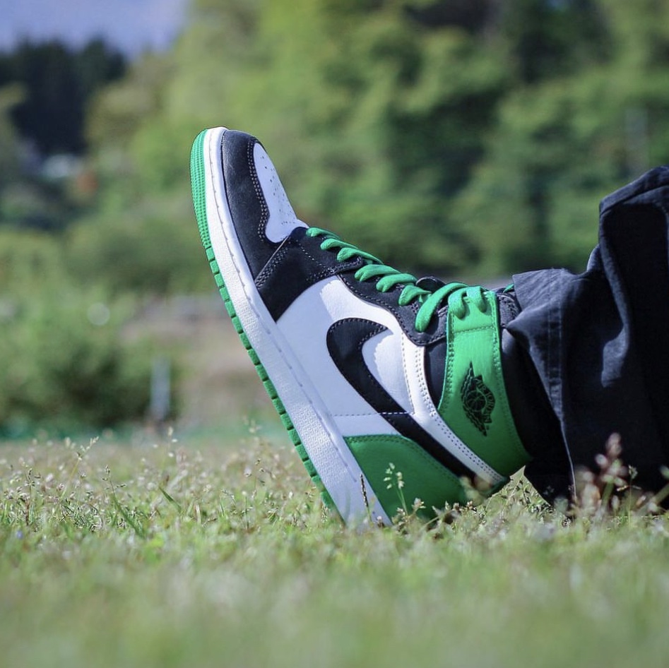 Jordan 1 Retro High OG Black and Lucky Green 착용 스타일 - 4