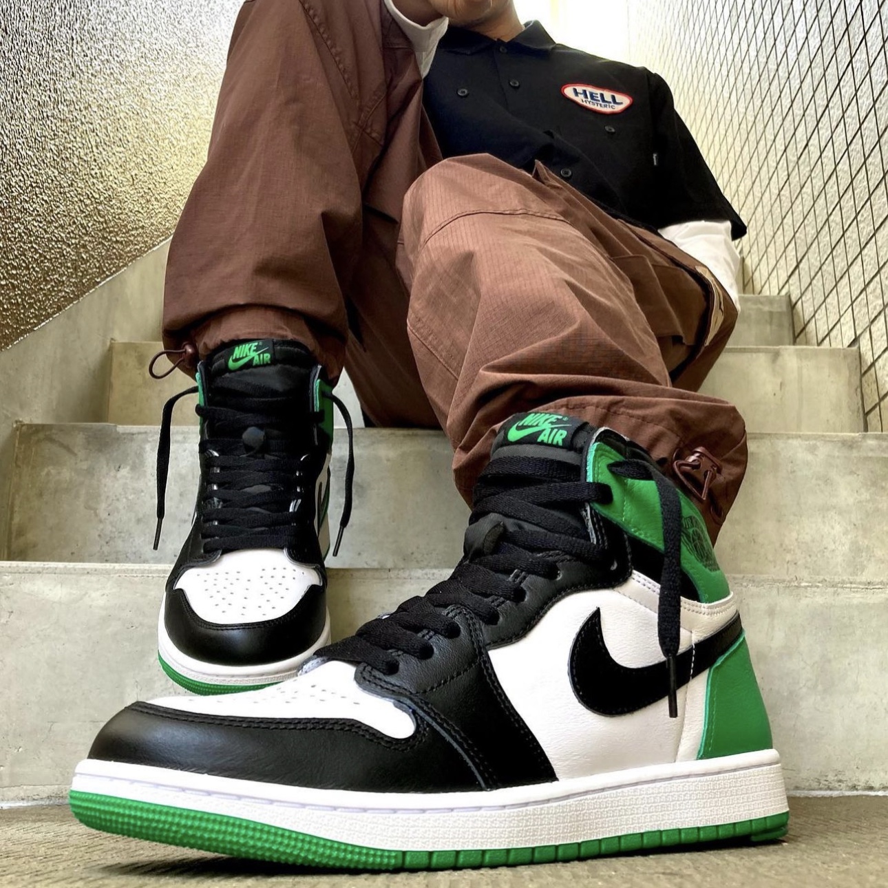 Jordan 1 Retro High OG Black and Lucky Green 착용 스타일 - 4