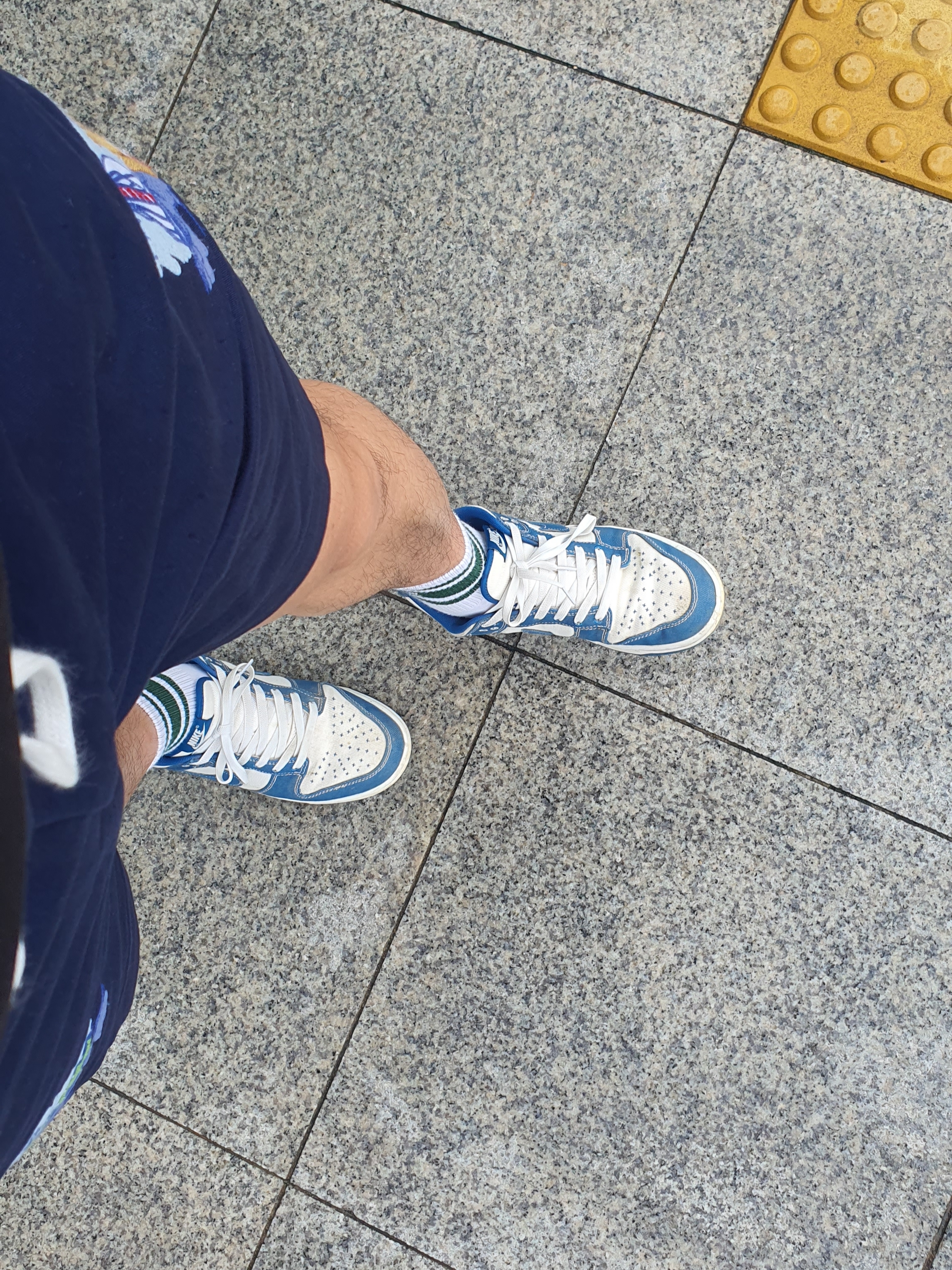 Nike Dunk Low Retro SE Industrial Blue 착용 스타일