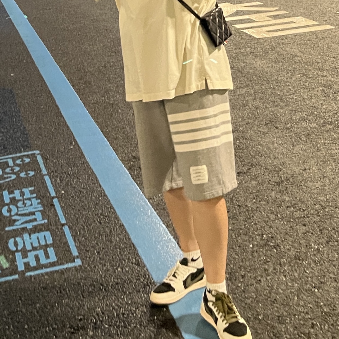 (W) Jordan 1 x Travis Scott Retro Low OG SP Medium Olive, Thom Browne Cotton Loopback Knit Engineered 4-Bar Sweatshorts Light Grey ์ฐฉ์ฉ ์คํ์ผ - 2
