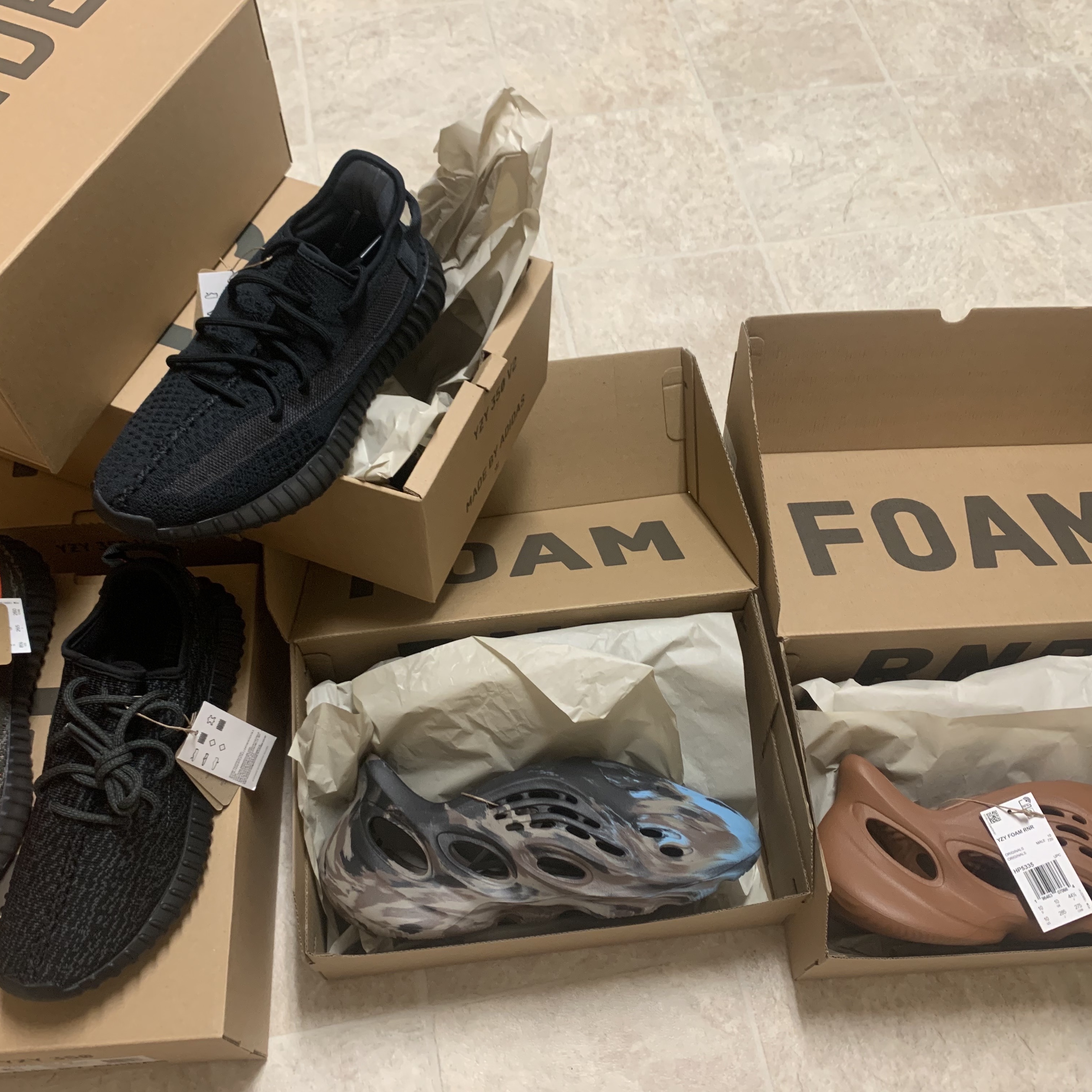 Adidas Yeezy Slide Onyx, Adidas Yeezy Boost 350 V2 Onyx 착용 스타일