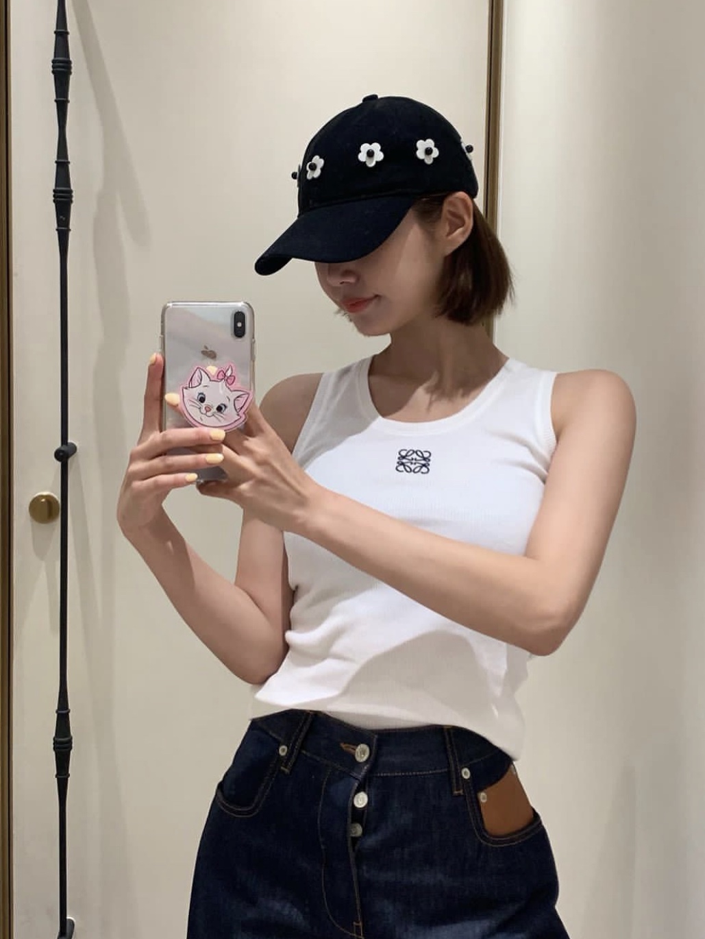 (W) Loewe Anagram Tank Top in Cotton White 착용 스타일