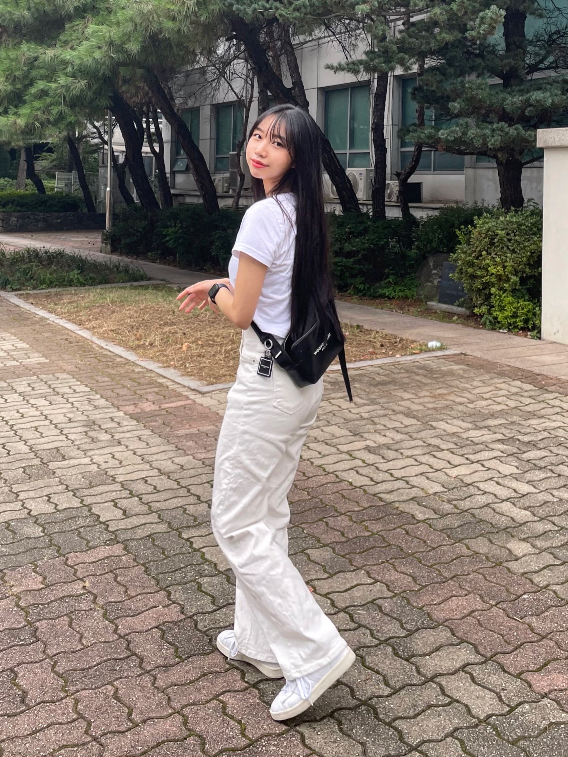 Adidas x 032c Campus Prince Albert White, Wooyoungmi Square Mini Bag Black 착용 스타일