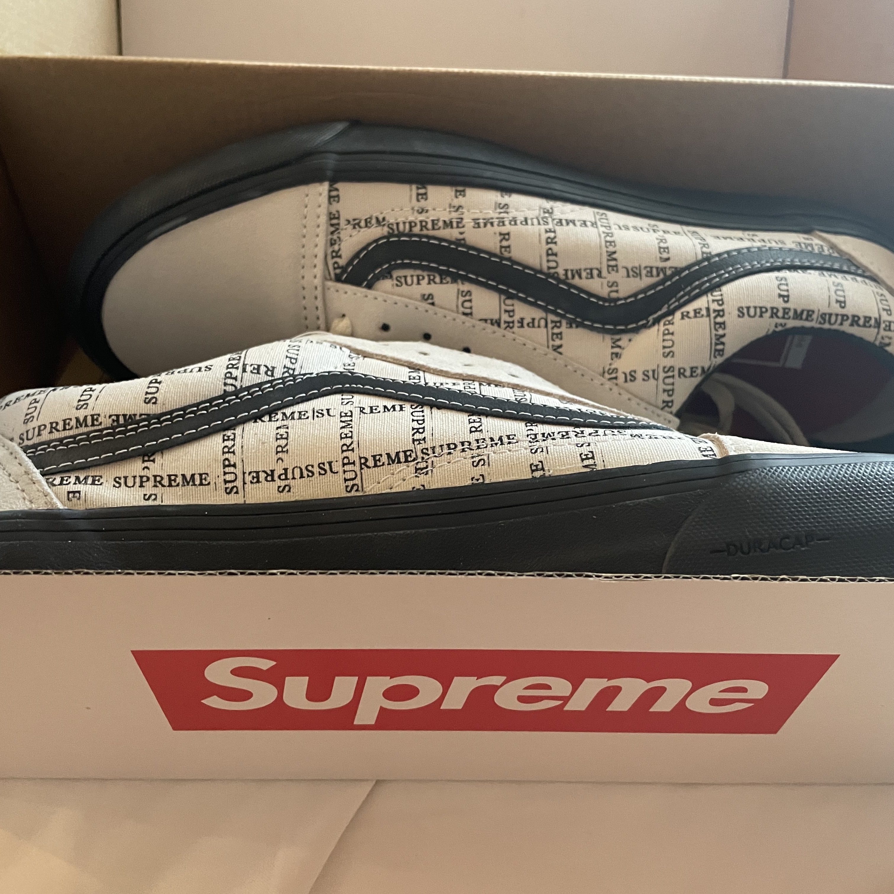 Vans x Supreme Old Skool Pro White Black 착용 스타일