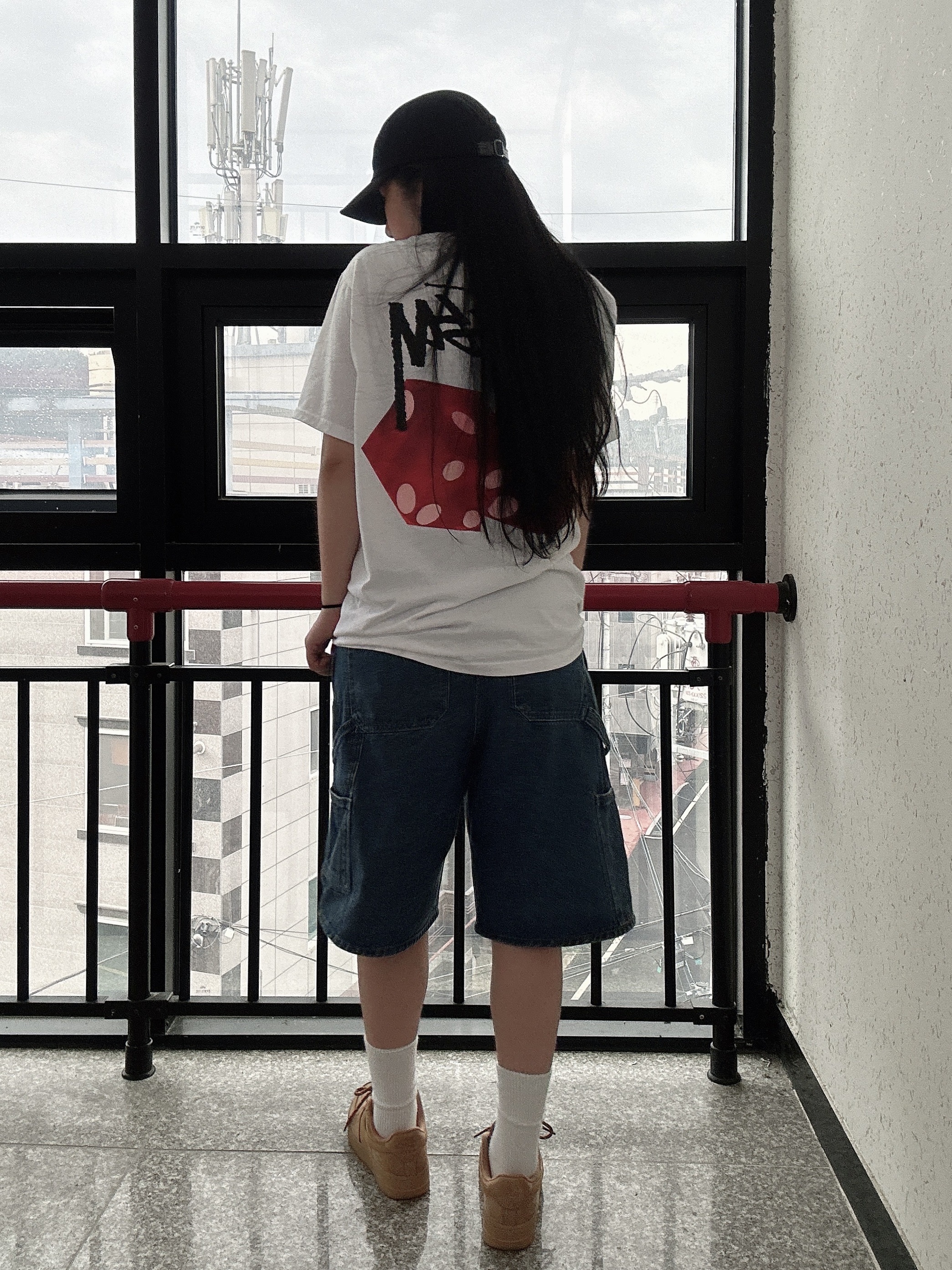 Supreme Washed Chino Twill Camp Cap Black, Stussy Diced Out T-Shirt White 착용 스타일 - 3