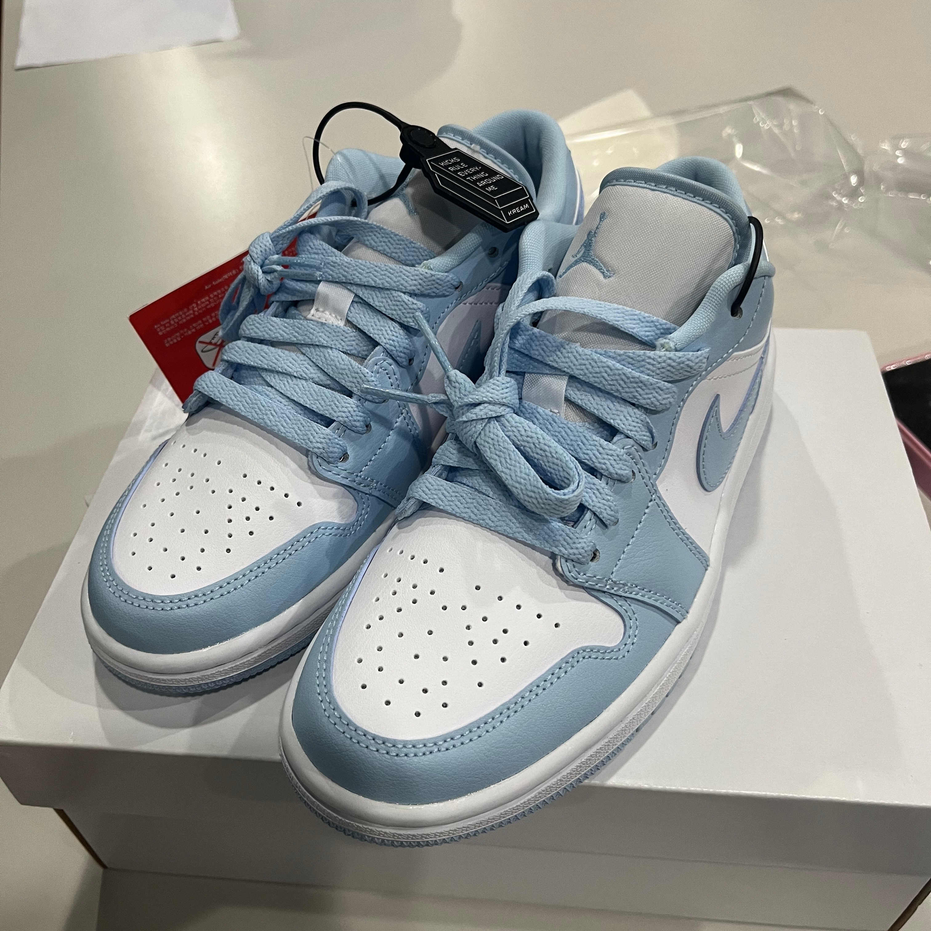 (W) Jordan 1 Low White Ice Blue 착용 스타일