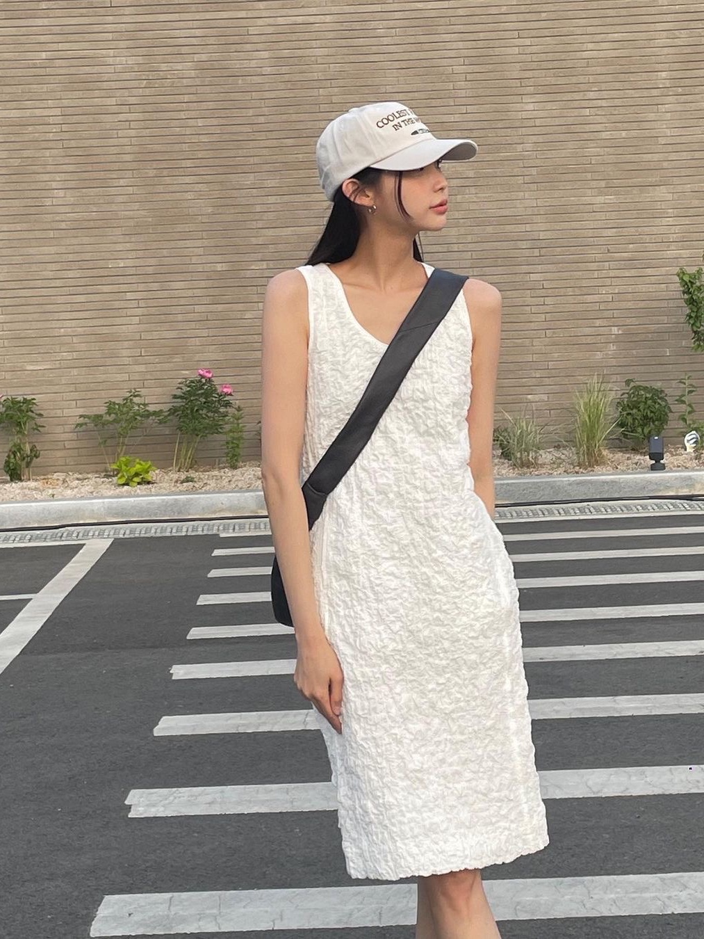 Enor Women Wrinkled Shirring Dress White 착용 스타일 - 2