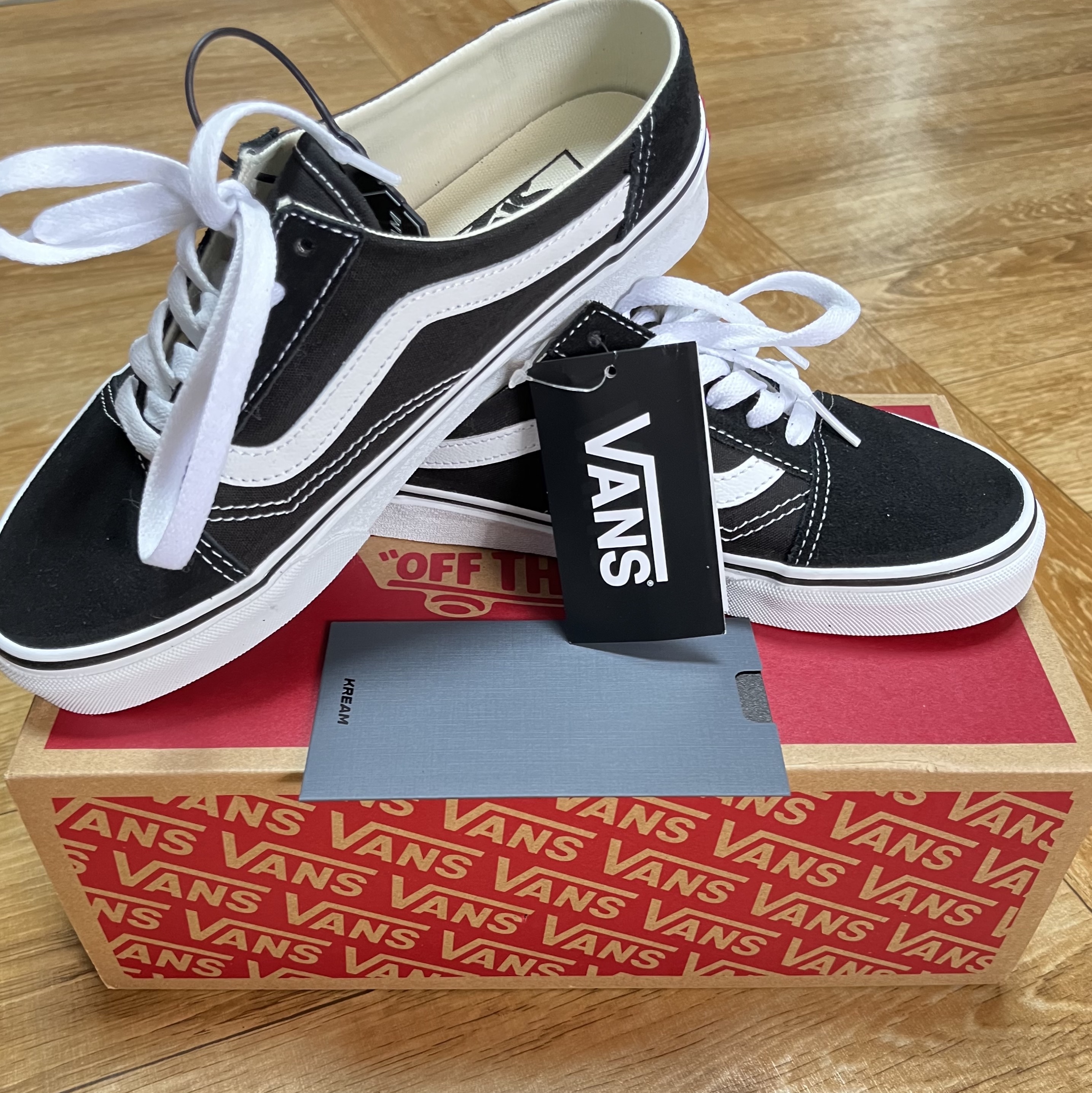 Vans Old Skool Mule Black 착용 스타일 - 1