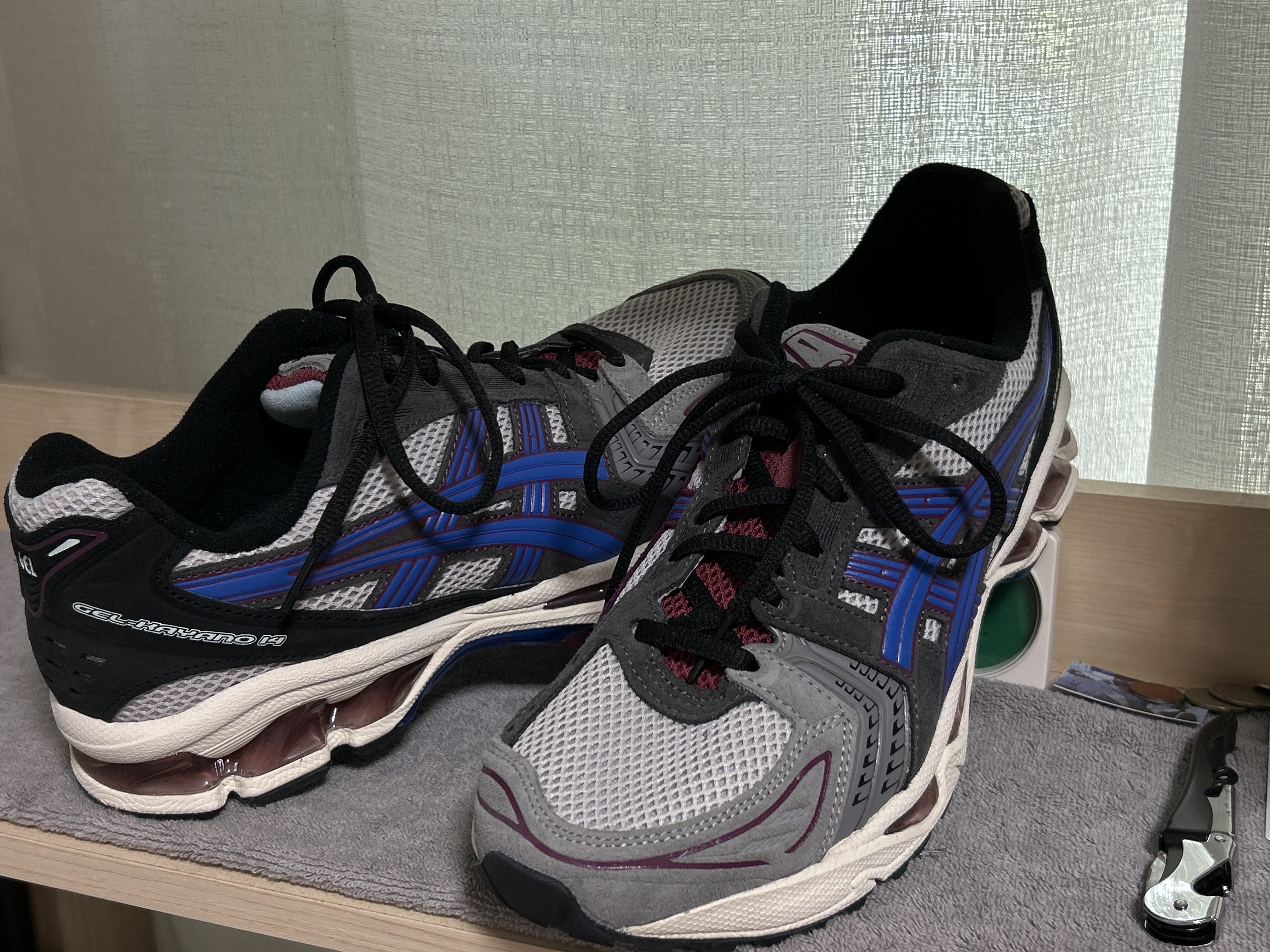 Asics Gel-Kayano 14 Oyster Grey Illusion Blue 착용 스타일 - 2